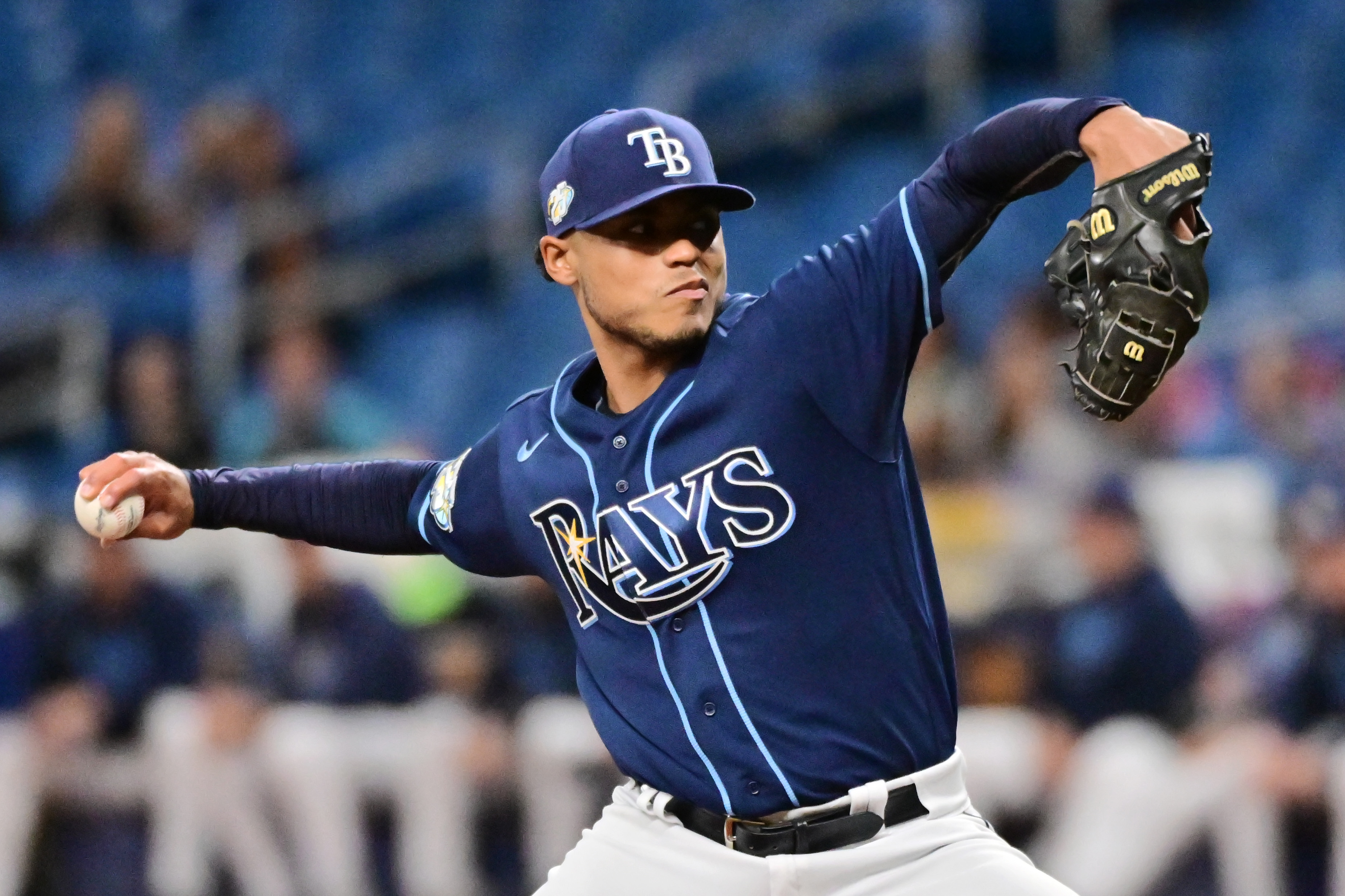 How Rays' Wander Franco made that amazing barehanded catch vs. Astros