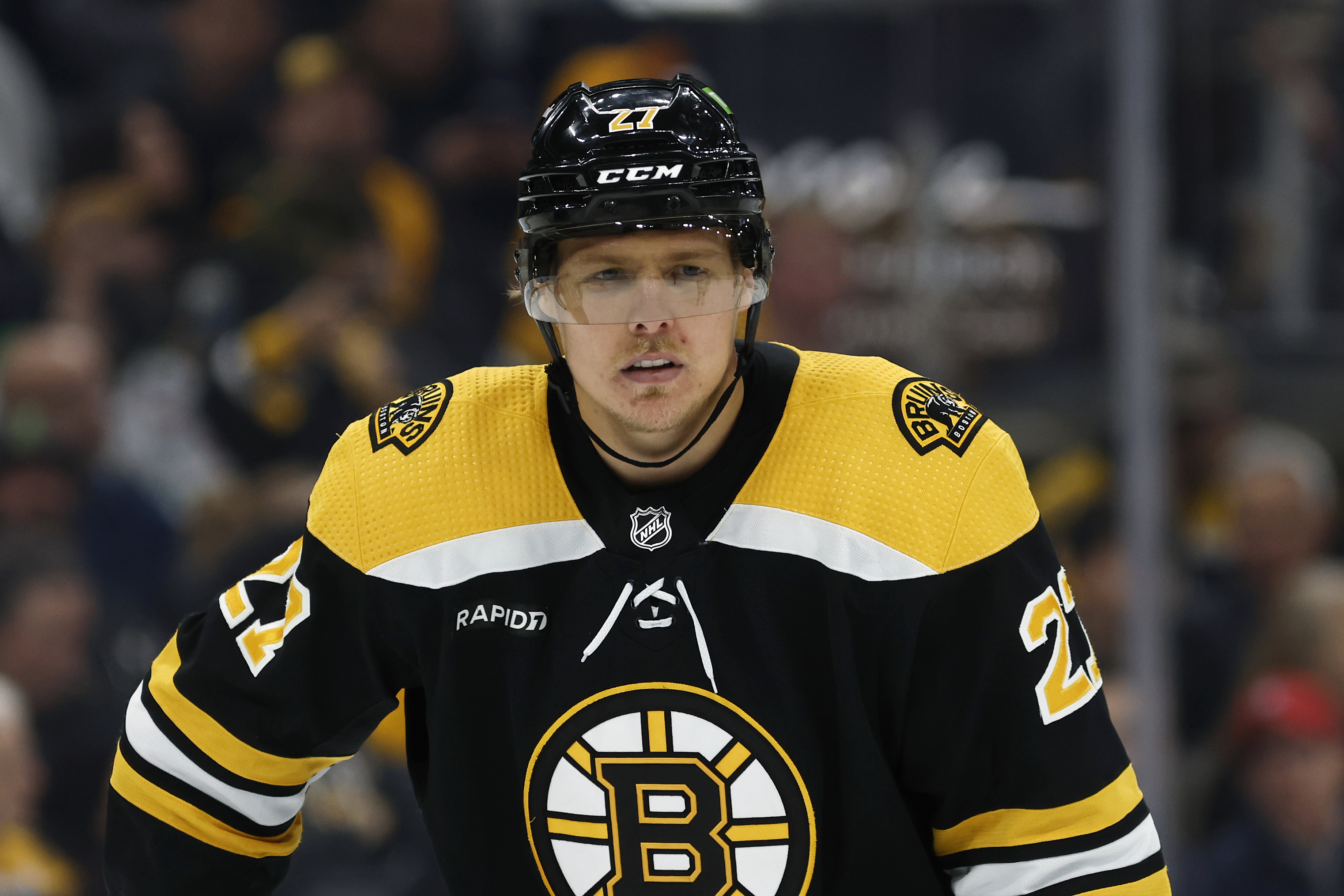 Boston Bruins NHL Yellow Winter Hat