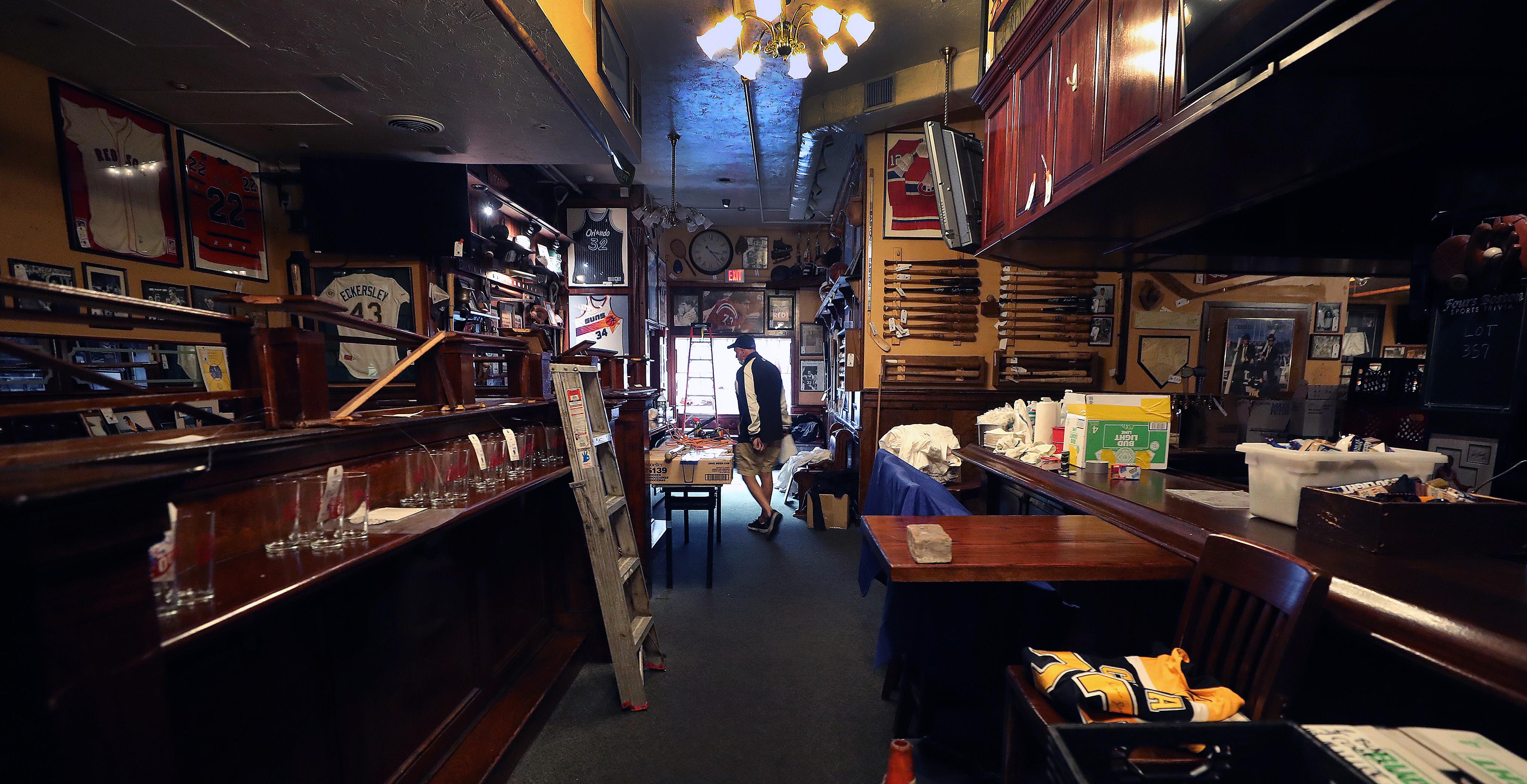 You can take one more trip to The Fours when the establishment will holds a live viewing of auction items later this month.
