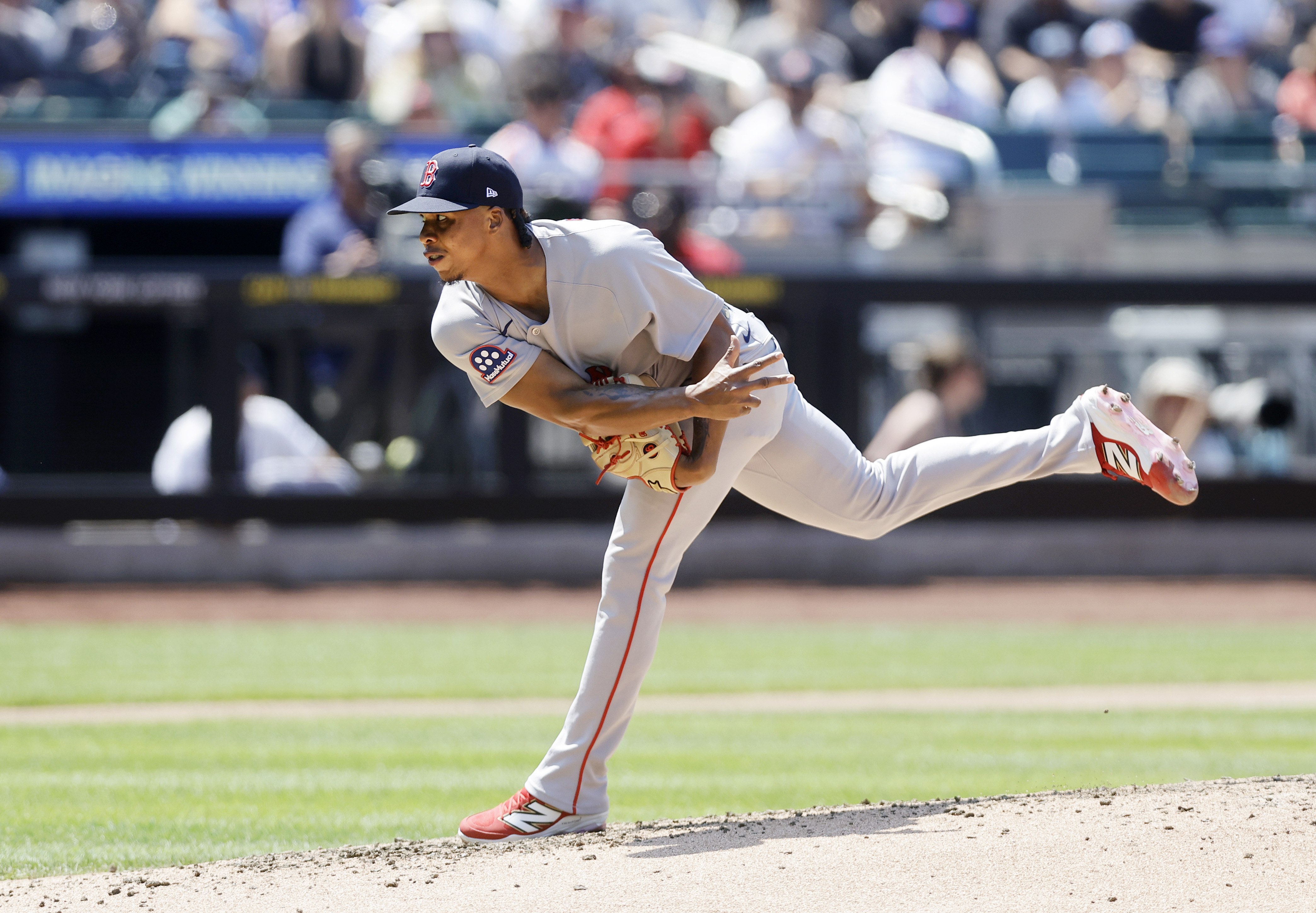 Mookie Betts is sick, won't play for Dodgers in Tokyo