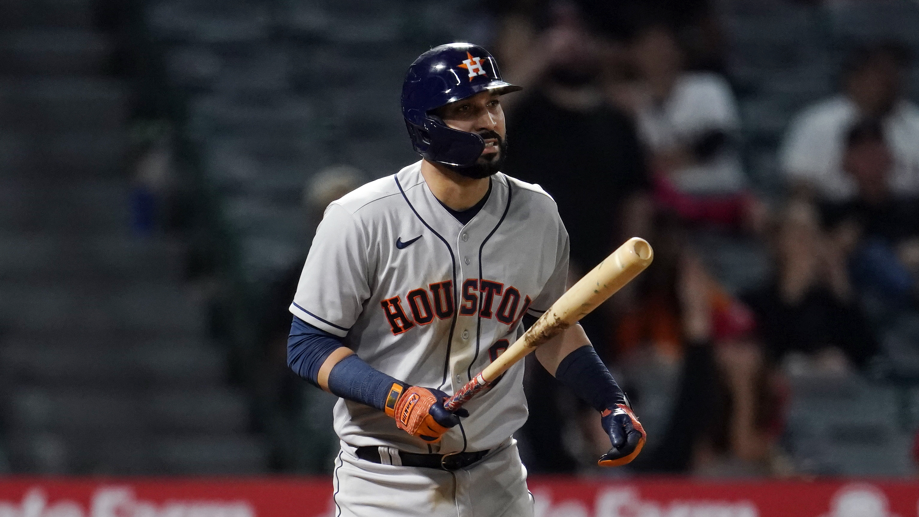 Marwin González returns to Houston Astros on minor league deal