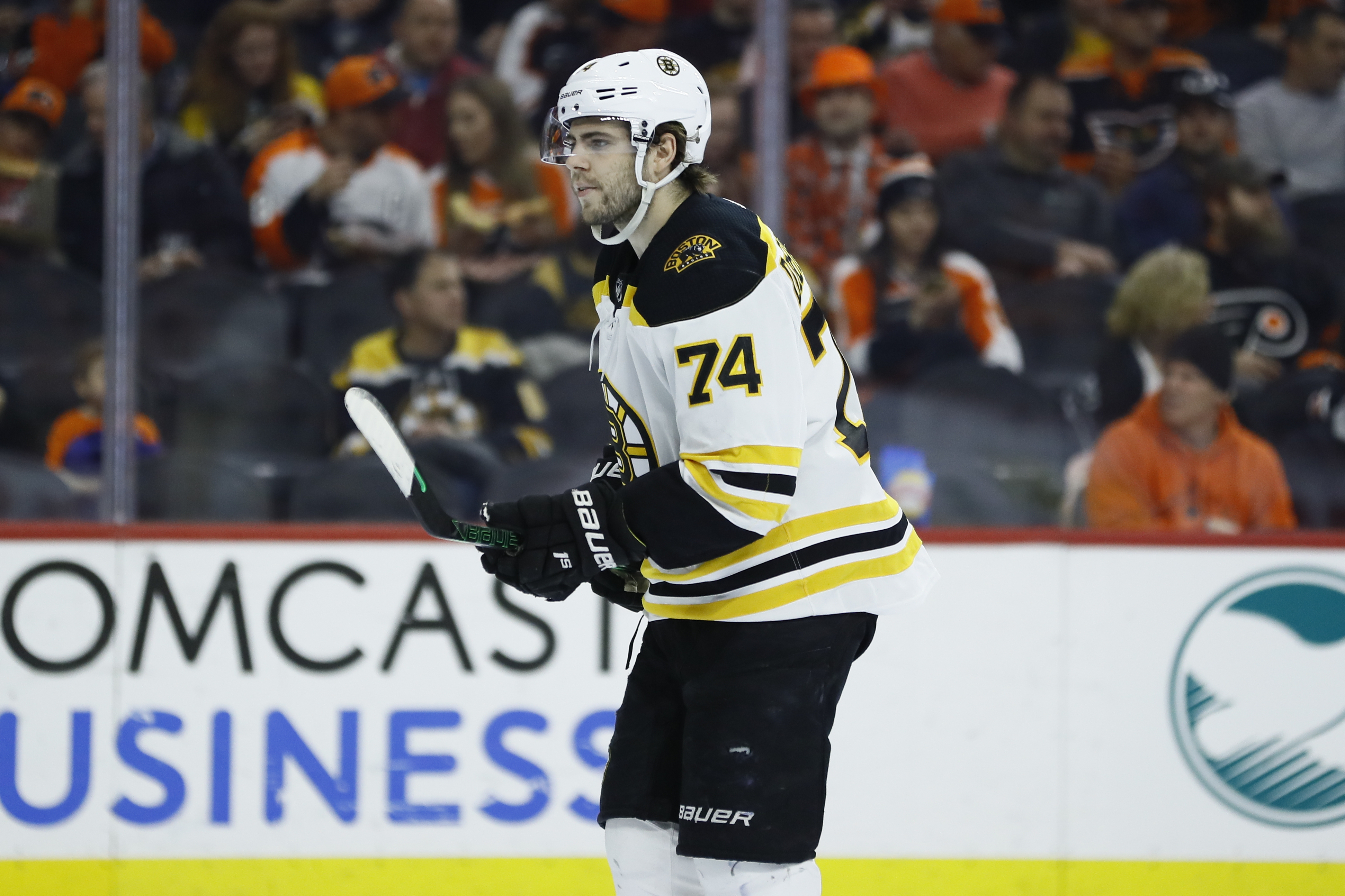 Spotlight doesn't faze Bruins rookie Jake DeBrusk