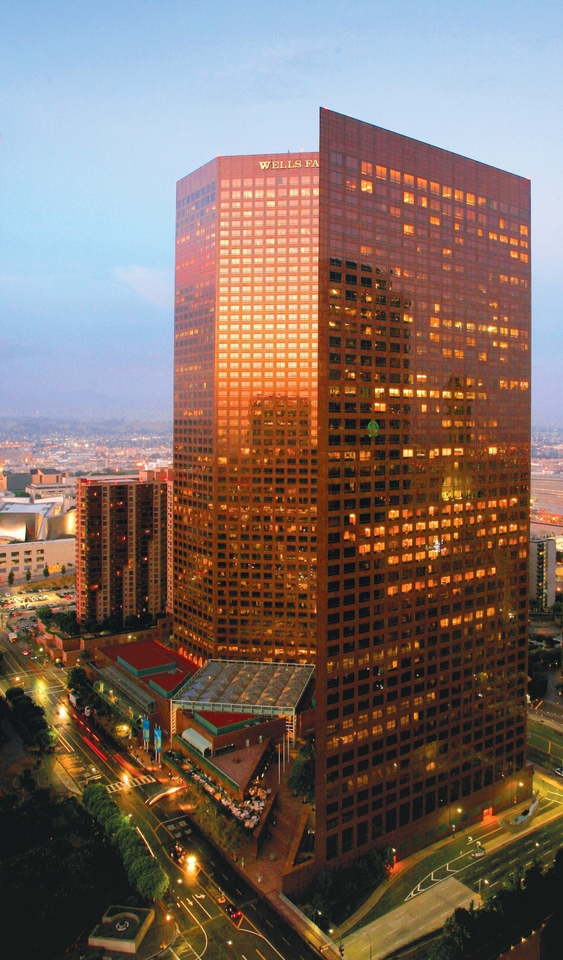 Wells Fargo Near Los Angeles Ca Wells Fargo Center - South Tower - Brookfield Properties