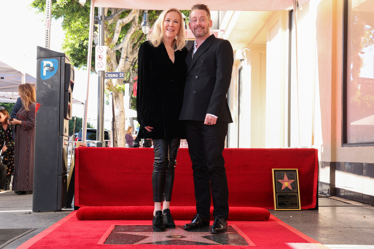Macaulay Culkin fue reconocido en el Paseo de la Fama de Hollywood y tuvo un emotivo reencuentro con Catherine O'Hara | canal26.com