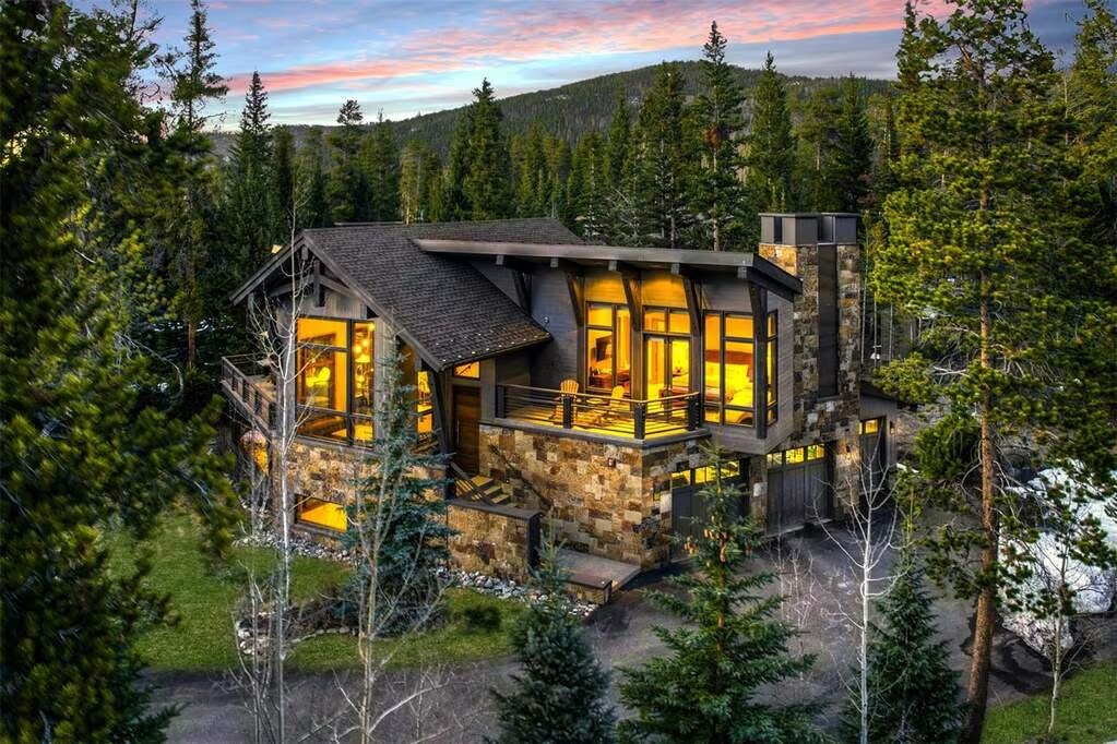 Peak Luxury: 6 Ultimate Mountain Homes for Summer Adventure