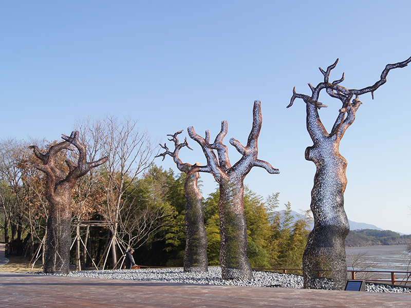 The Expert's Guide to Investing in Outdoor Art for your Garden