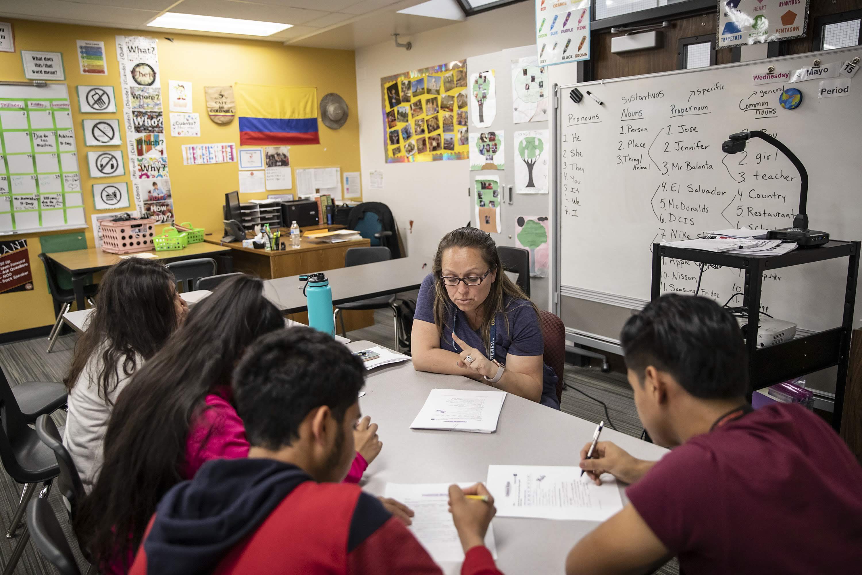 With students speaking 10 different languages, teachers at Indianapolis'  'Newcomer' school find creative ways to communicate - Chalkbeat