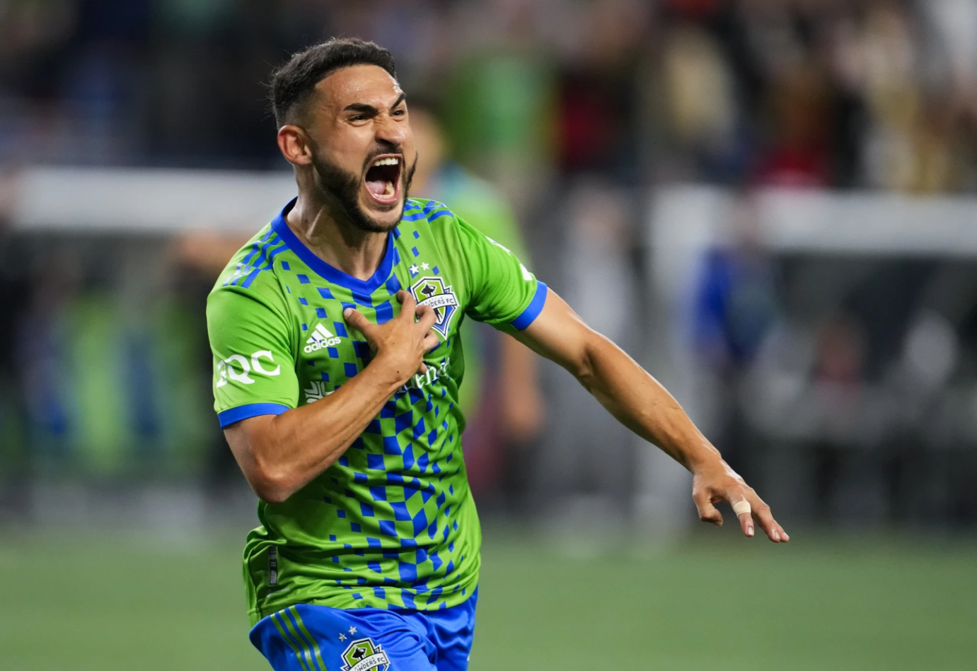 Sounders clinch top-four seed in West with 2-0 win over St. Louis