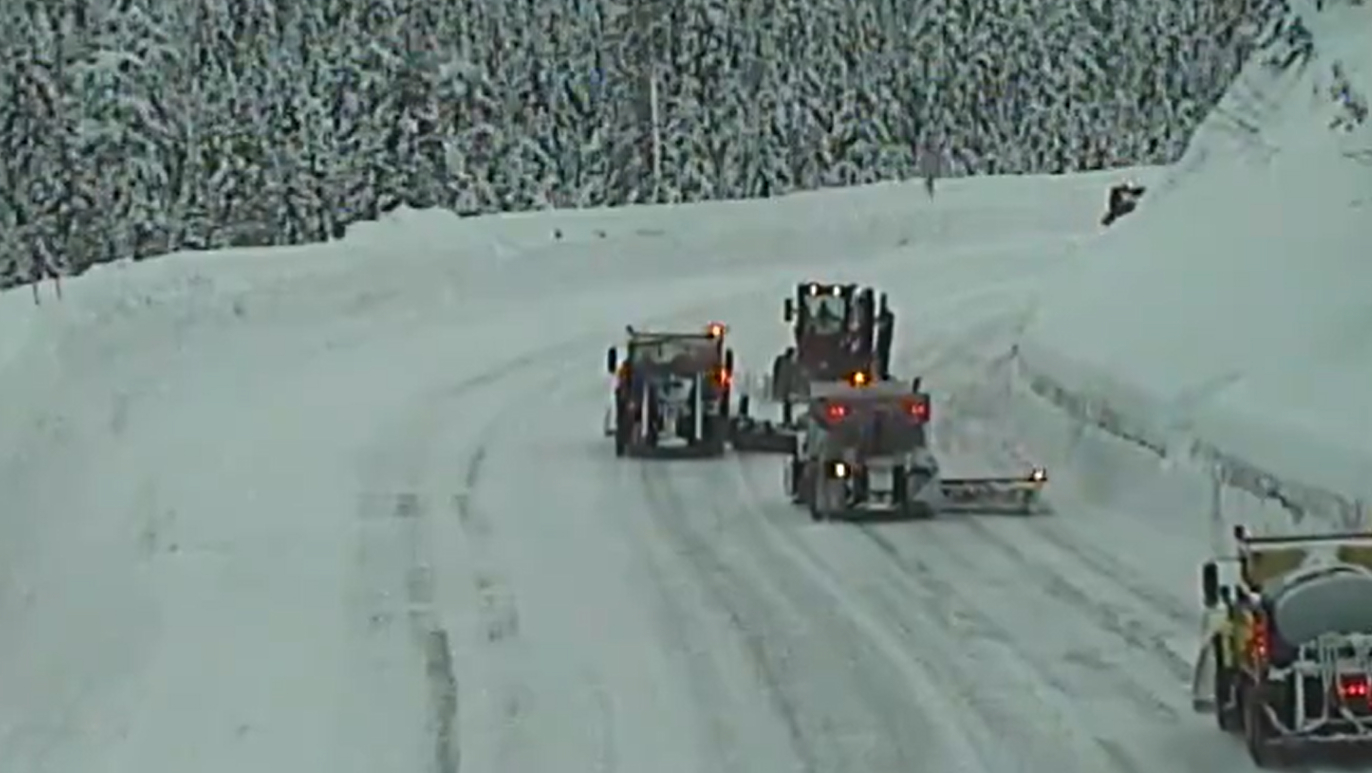 Stevens Pass reopens after overnight closure KIRO 7 News Seattle