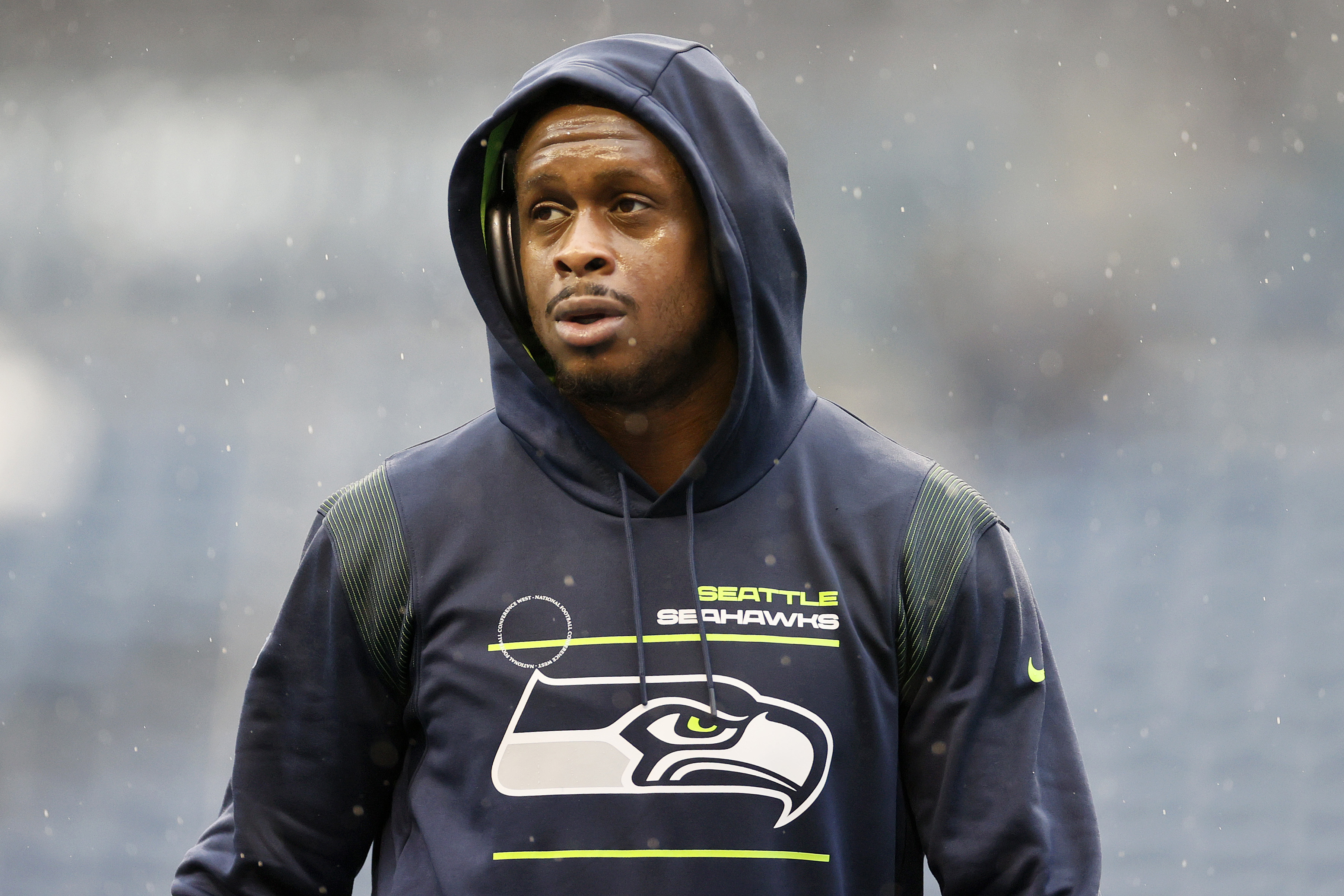 Seahawks announce official re-signing of Geno Smith