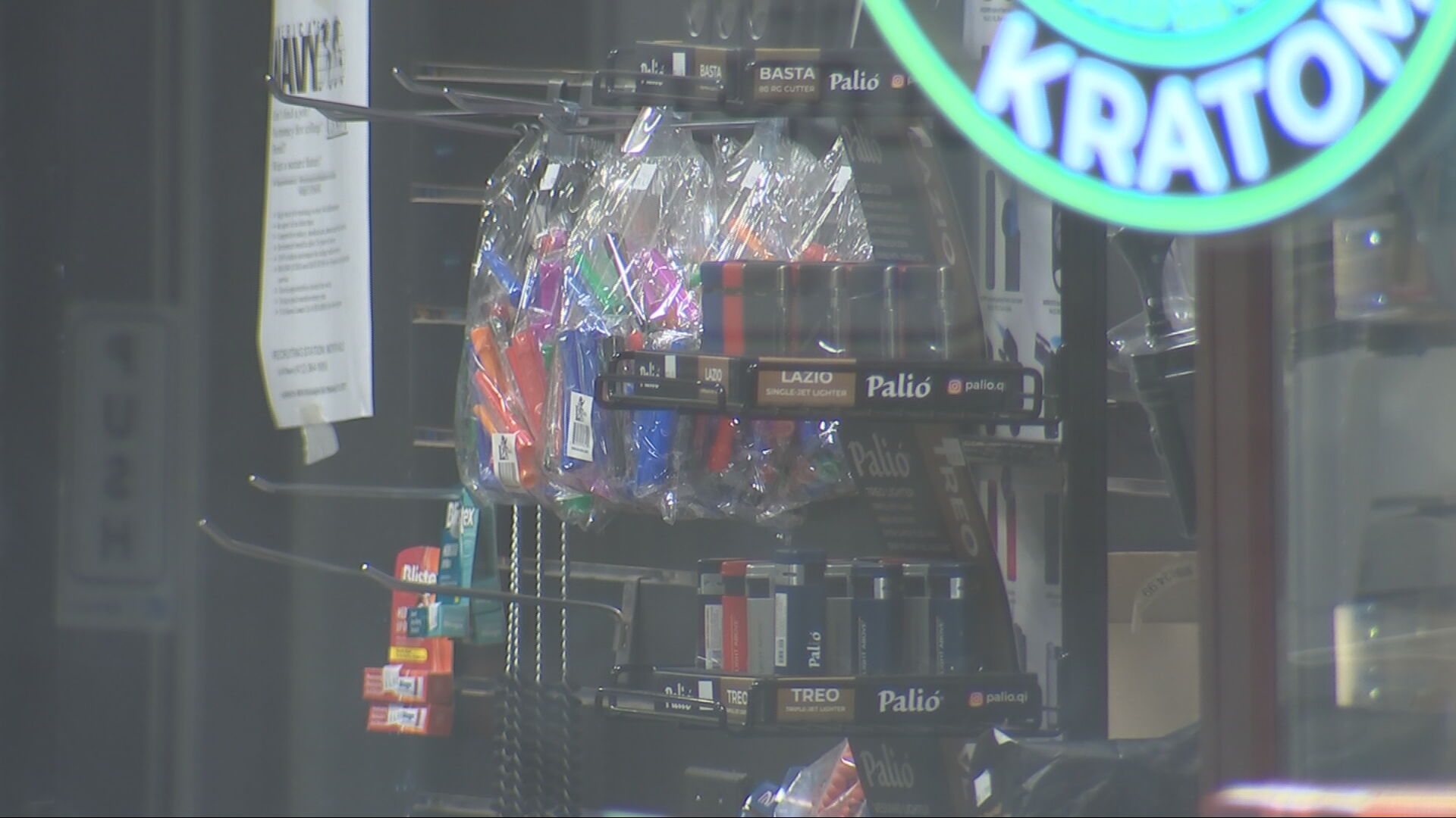 Mt. Lebanon residents express concern about new vape shop opening just  doors down from another - WPXI