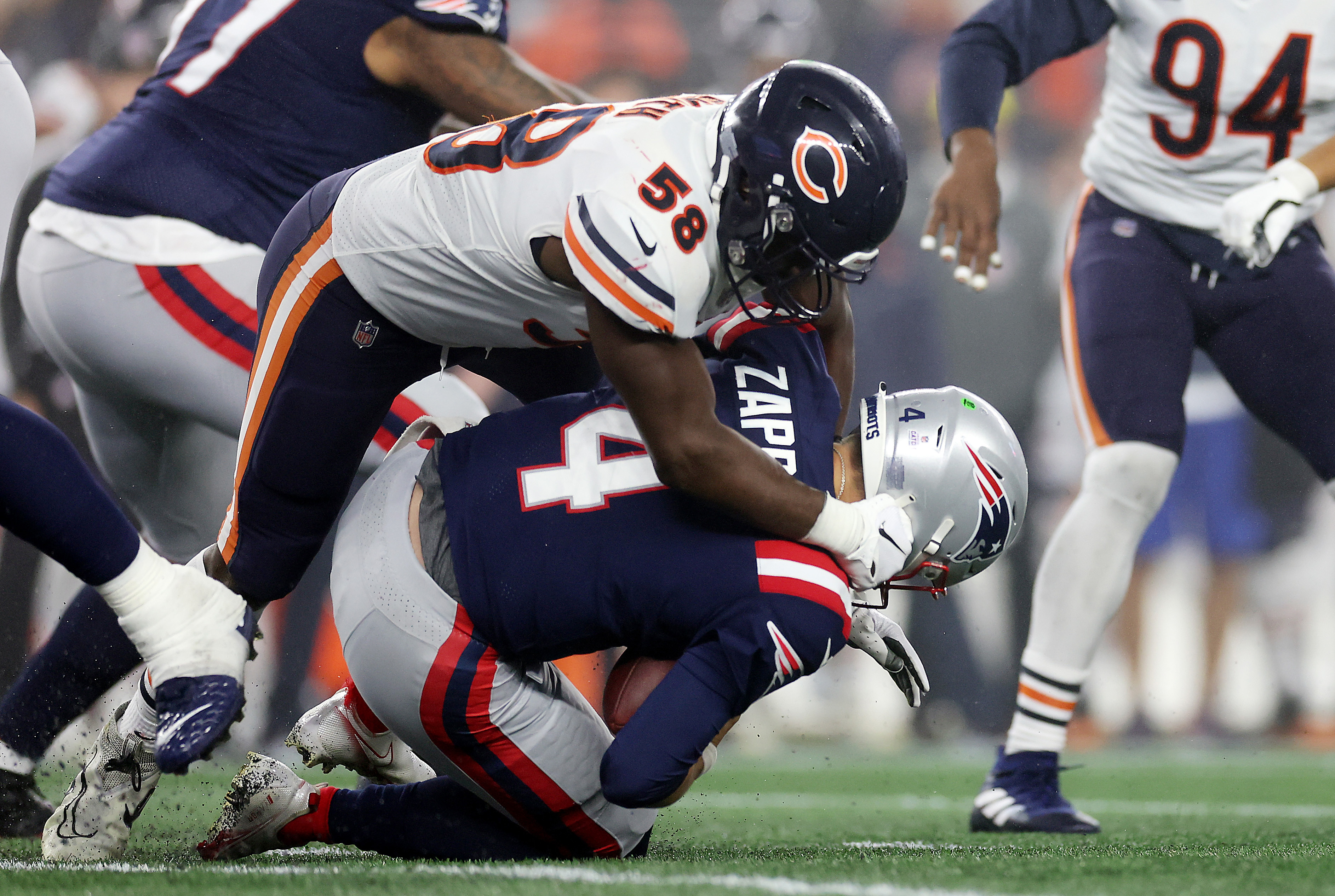 Fields, Bears score 23 straight points, beat Pats 33-14