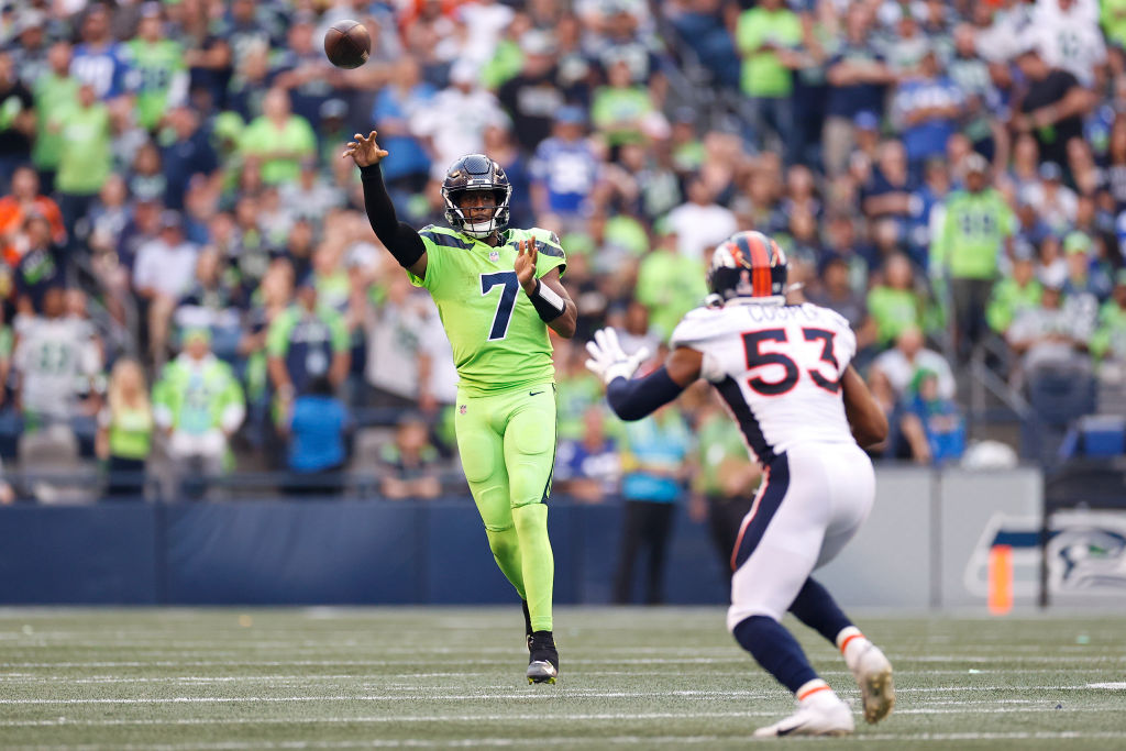 PHOTOS: Seahawks vs. Broncos on Sept. 12, 2022 – KIRO 7 News Seattle