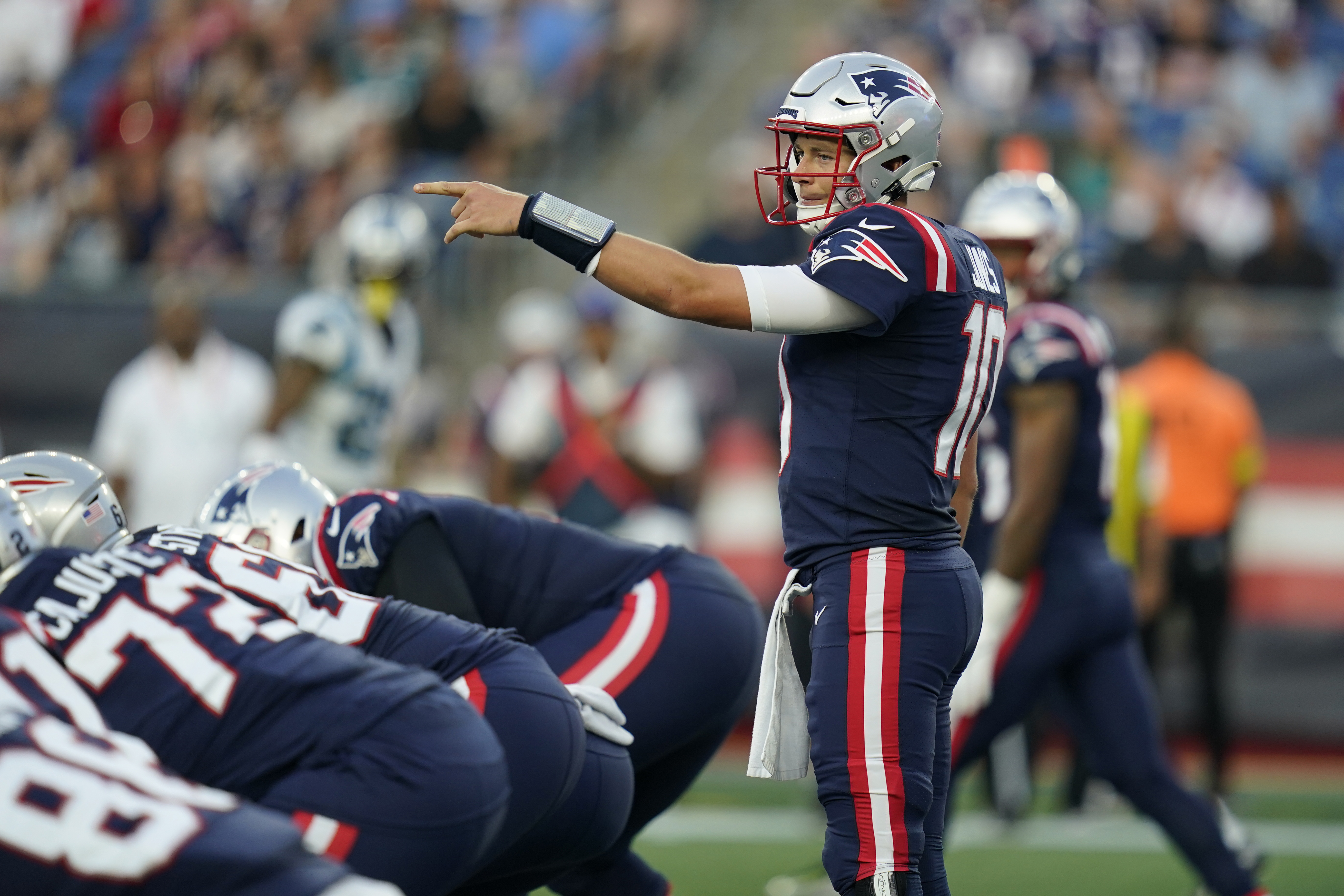 Jones helps Patriots beat Panthers 20-10 in preseason game