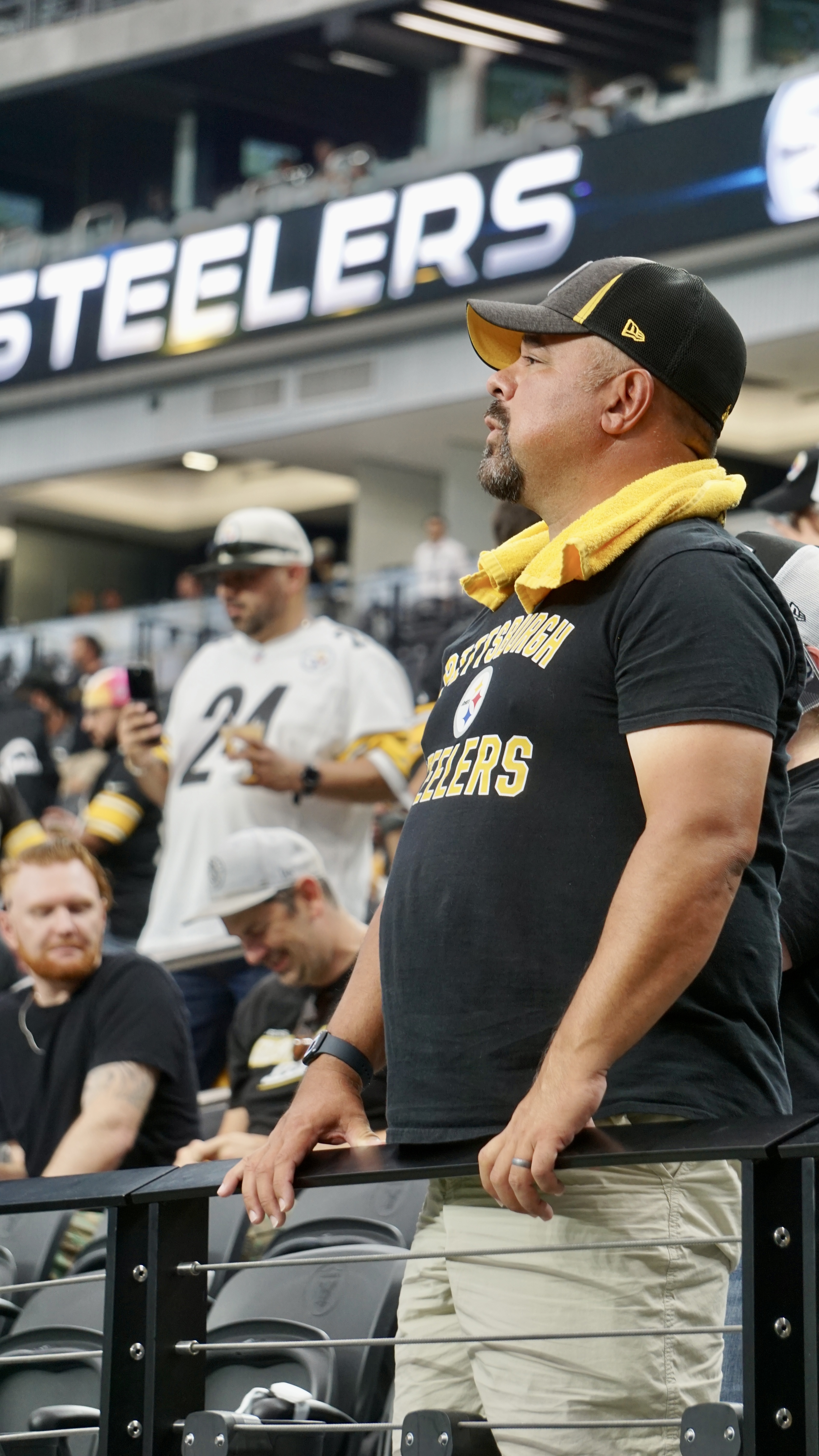 PHOTOS: Fans visit Las Vegas to see Steelers take on Raiders – WPXI