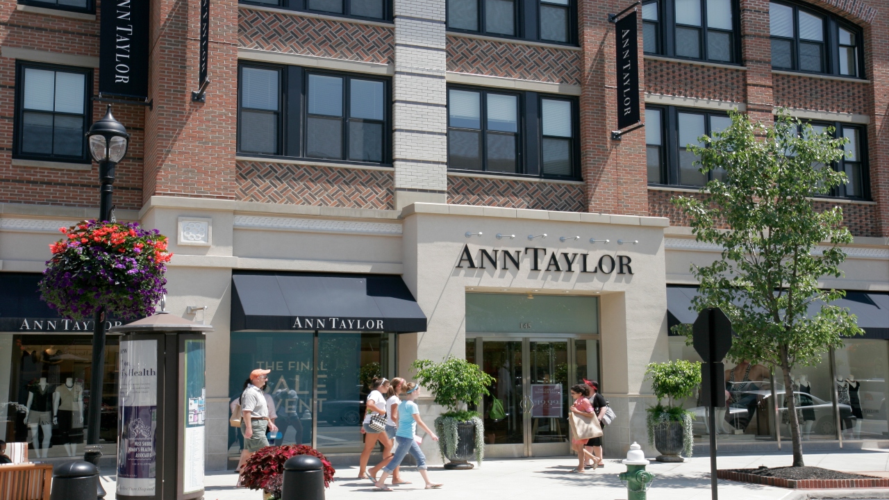 Ann Taylor LOFT Lane Bryant parent Ascena closing 1 200 stores