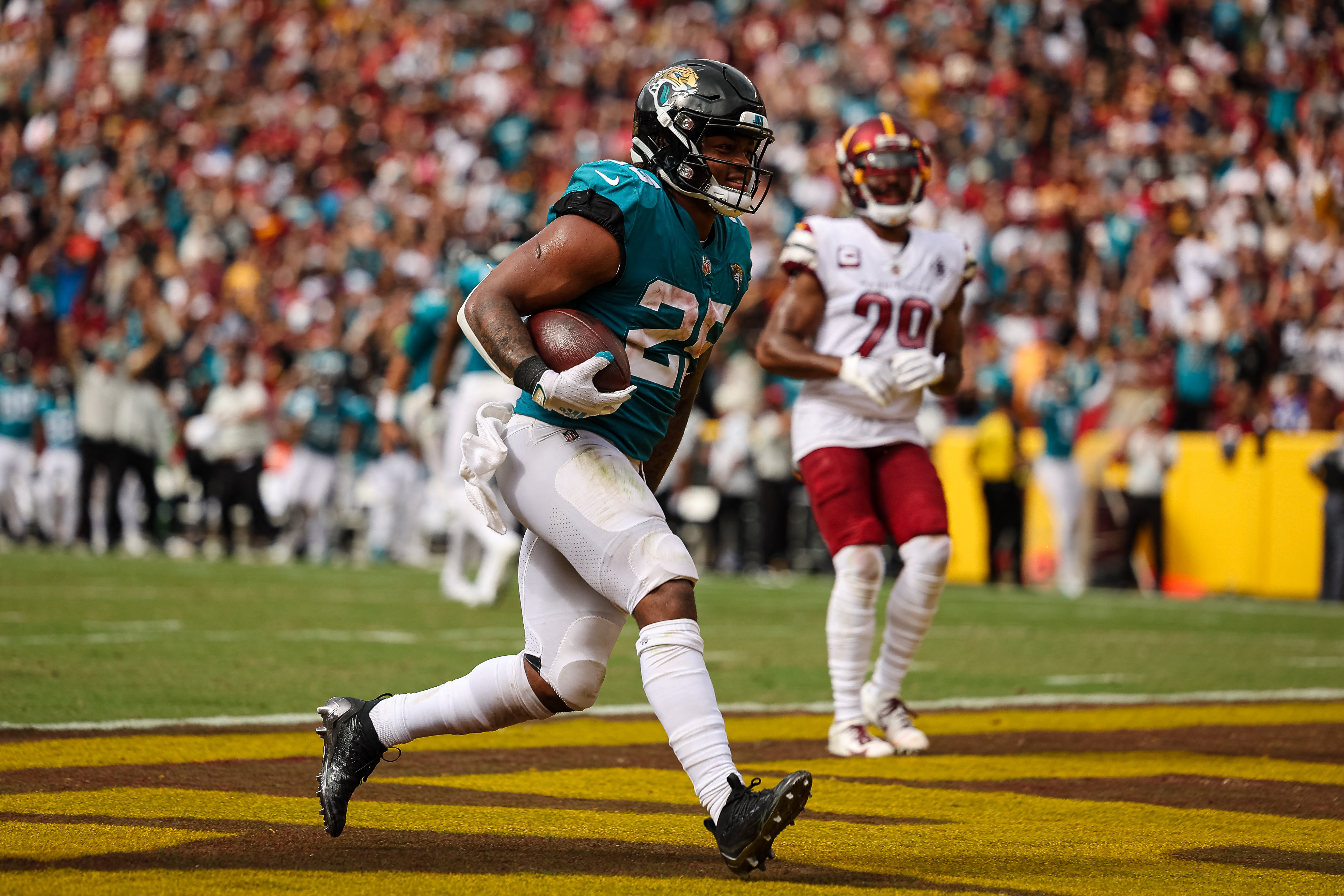 Jacksonville Jaguars trade James Robinson to New York Jets