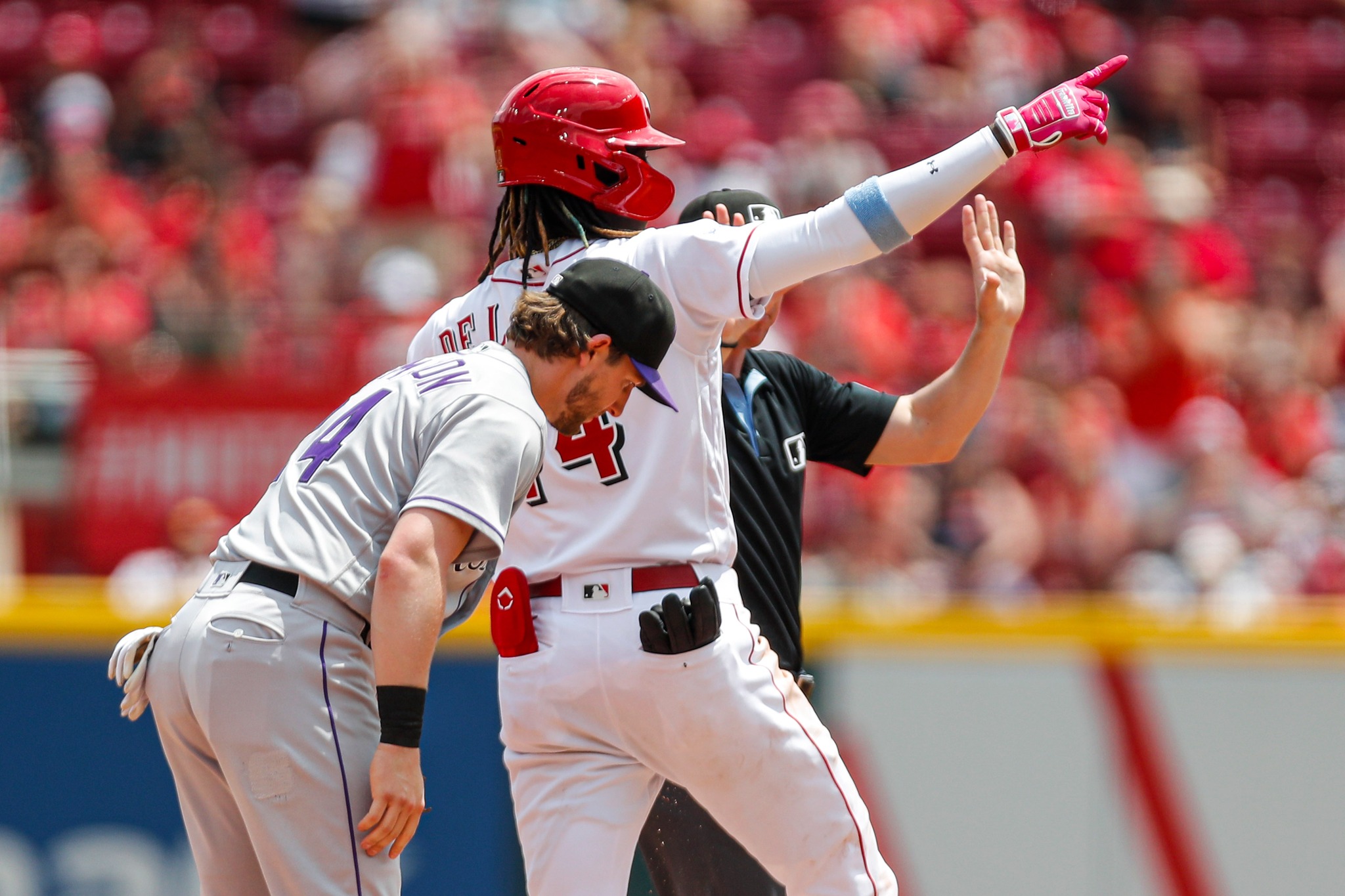 Fraley homers twice, hits tiebreaking shot in 9th as Reds beat