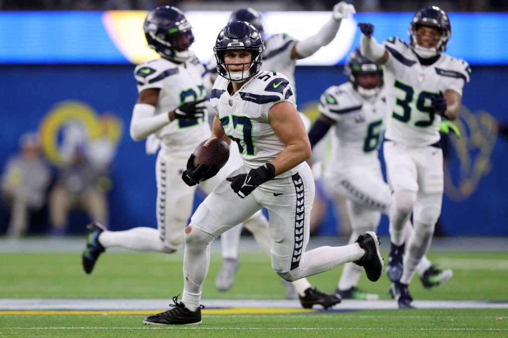 Seahawks host Panthers to begin stretch with 4 of 5 at home