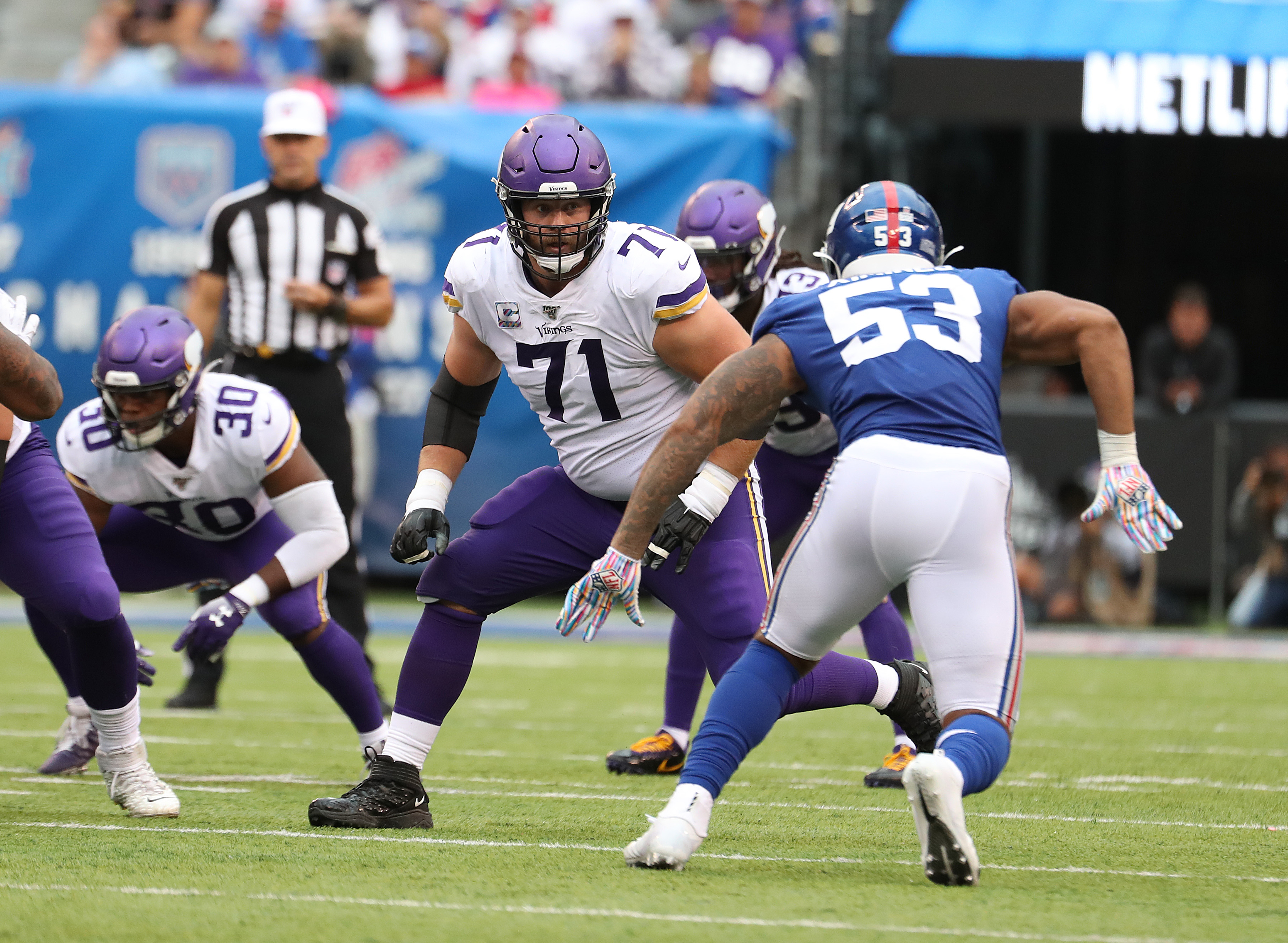 Patriots agree to terms with tackle Trent Brown on two-year deal