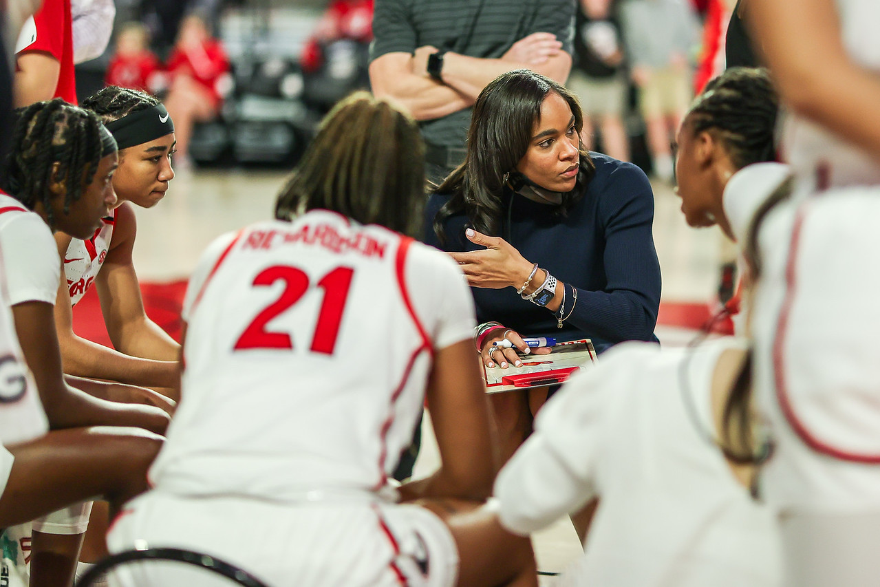 NC State Women's Basketball Opens 2022-23 Ranked 10th in AP Poll