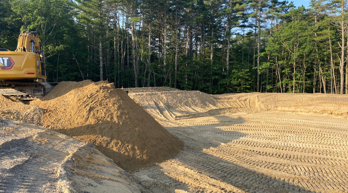 Construction starts on Topsham Market Basket