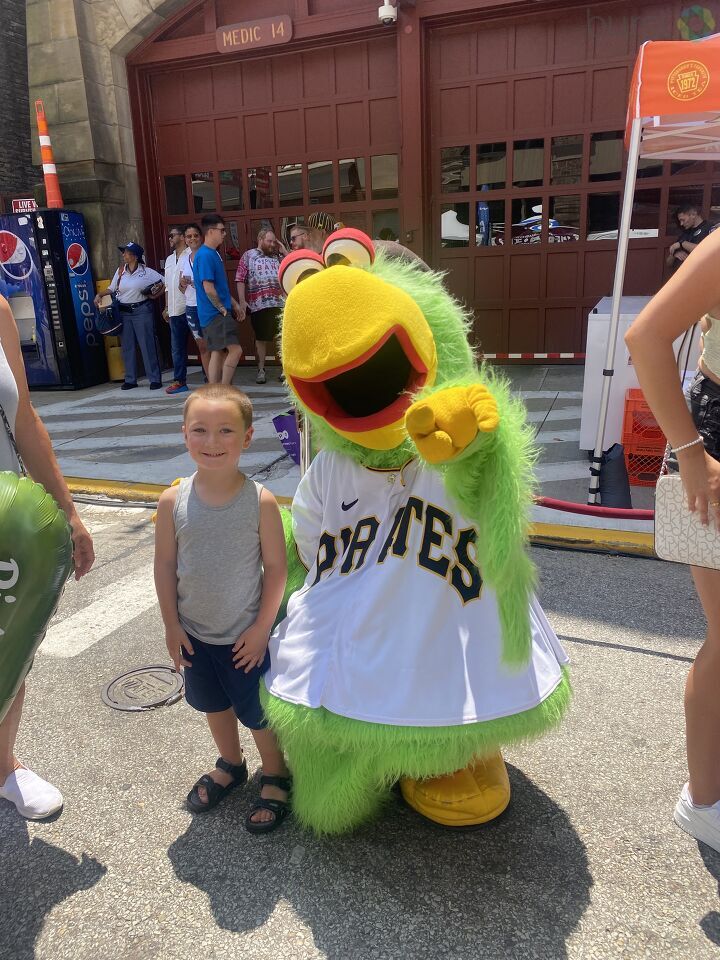 HPCC  Pirate Parrot Makes Surprise Visit to Highland Park Small Business