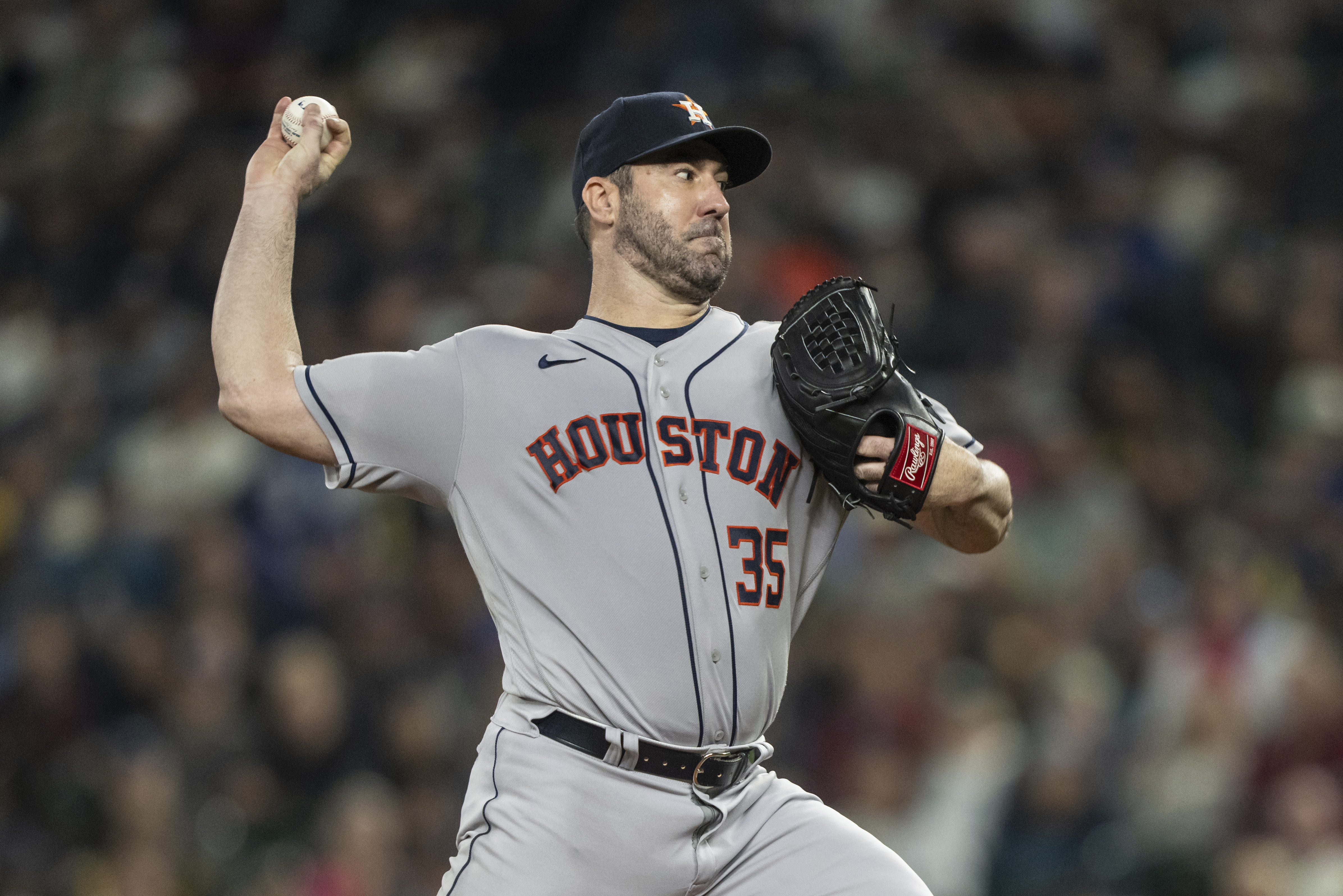 Verlander leads Astros over D-backs 1-0