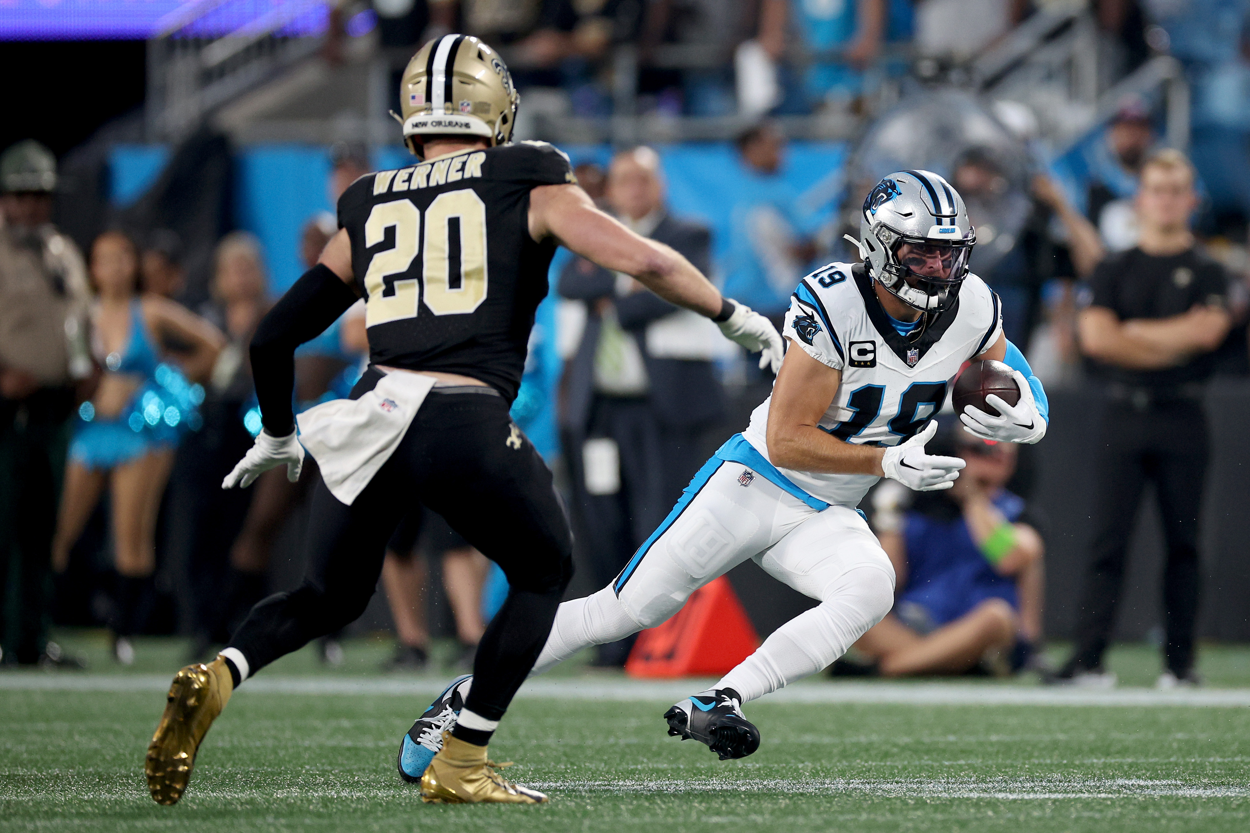 Tony Jones Jr. scores twice, Saints' defense shuts down Panthers