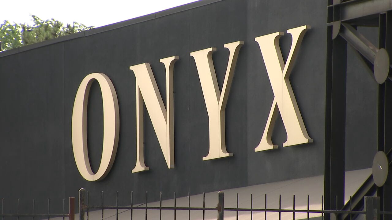 Brazen burglars steal $250k in cash by cutting hole into the roof of Onyx  strip club – WSB-TV Channel 2 - Atlanta