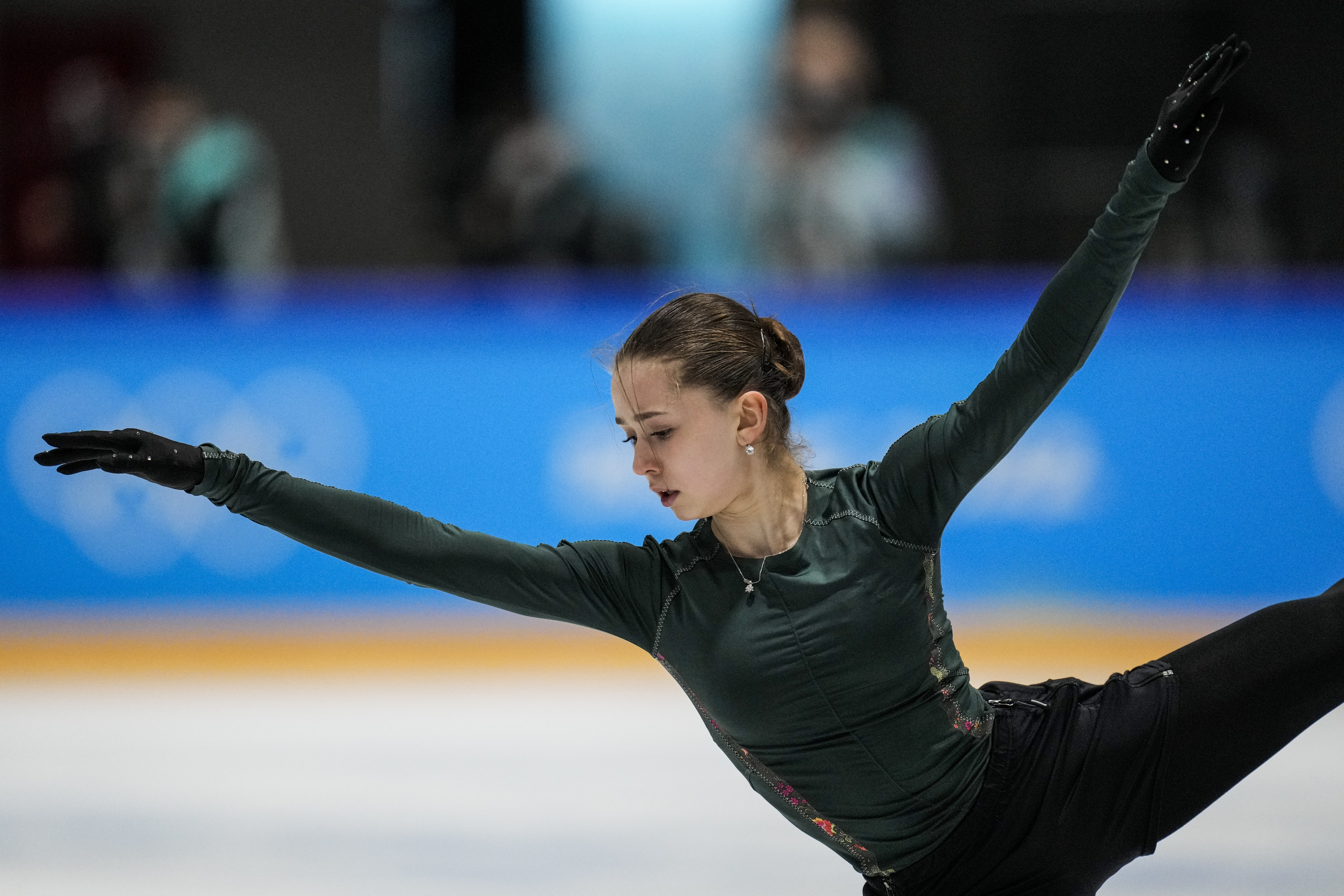 Winter Olympics: Russian figure skater Kamila Valieva finishes fourth after  error-filled performance - Chicago Sun-Times