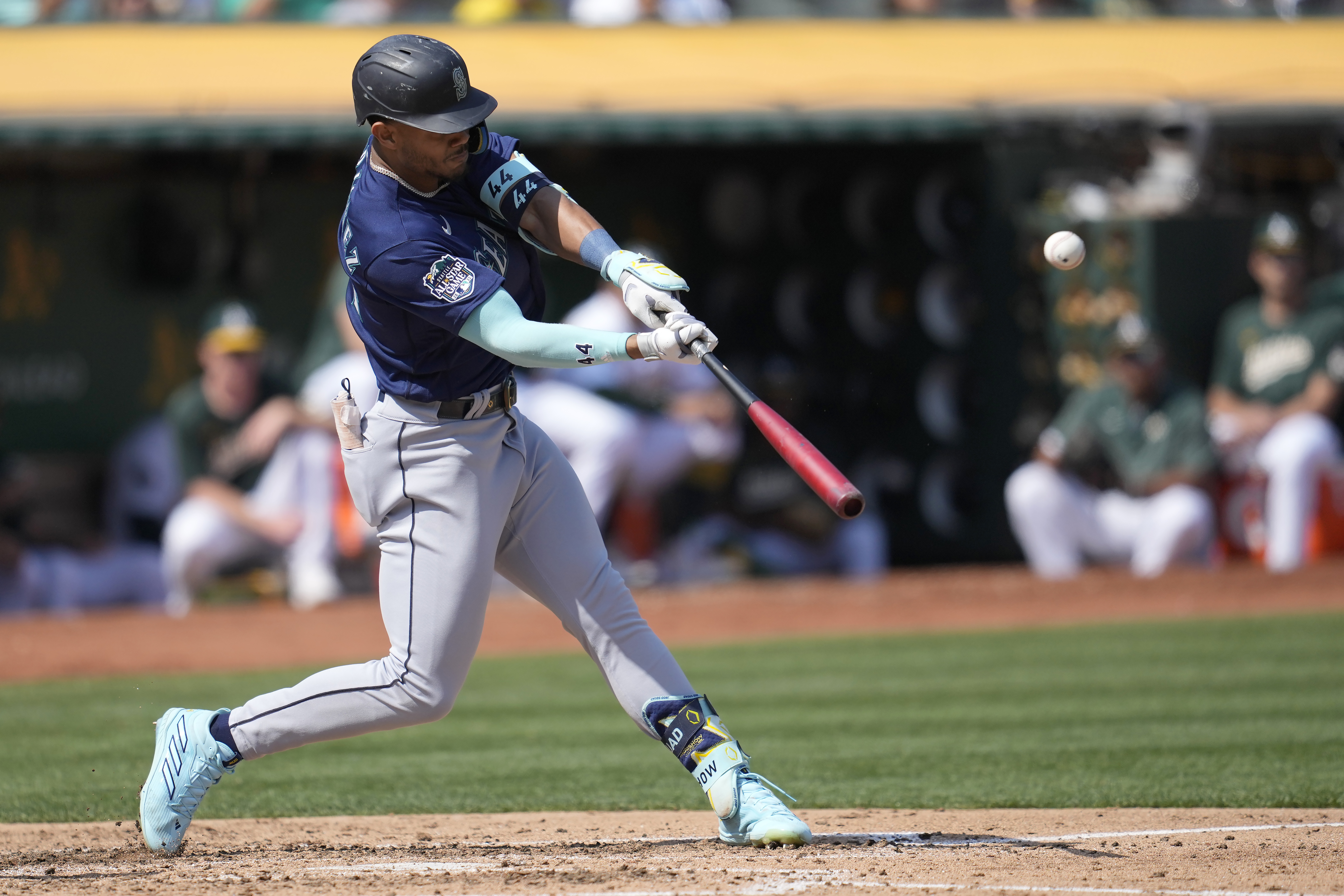 Díaz homers in 7th to break tie, Astros beat A's 5-2 - Seattle Sports