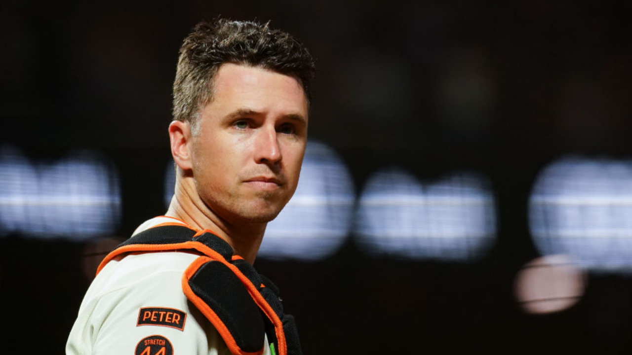 San Francisco Giants star Buster Posey surprises girl who lost all her  baseball cards in Creek Fire - ABC7 San Francisco