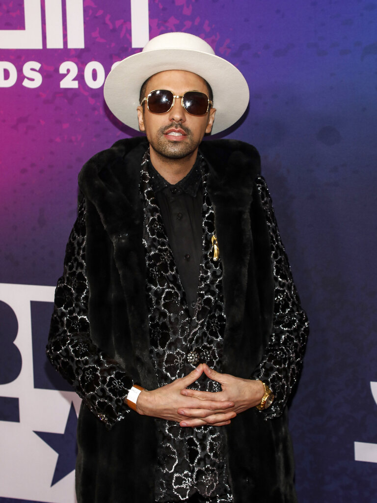 Recording artist 21 Savage attends 2021 Soul Train Awards red carpet at  Adam Clayton Powell State Plaza on Saturday, Nov. 20, 2021, in New York.  (Photo by Andy Kropa/Invision/AP Stock Photo - Alamy