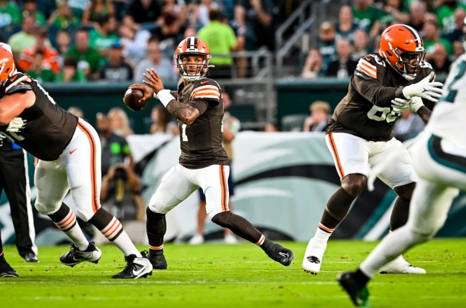 Taking it back to how it all began;' Browns unveil white alternate  throwback helmets – WHIO TV 7 and WHIO Radio