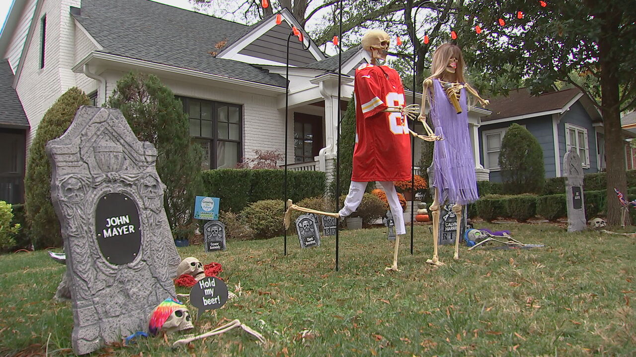 Where in Phoenix is the Taylor Swift Halloween house?