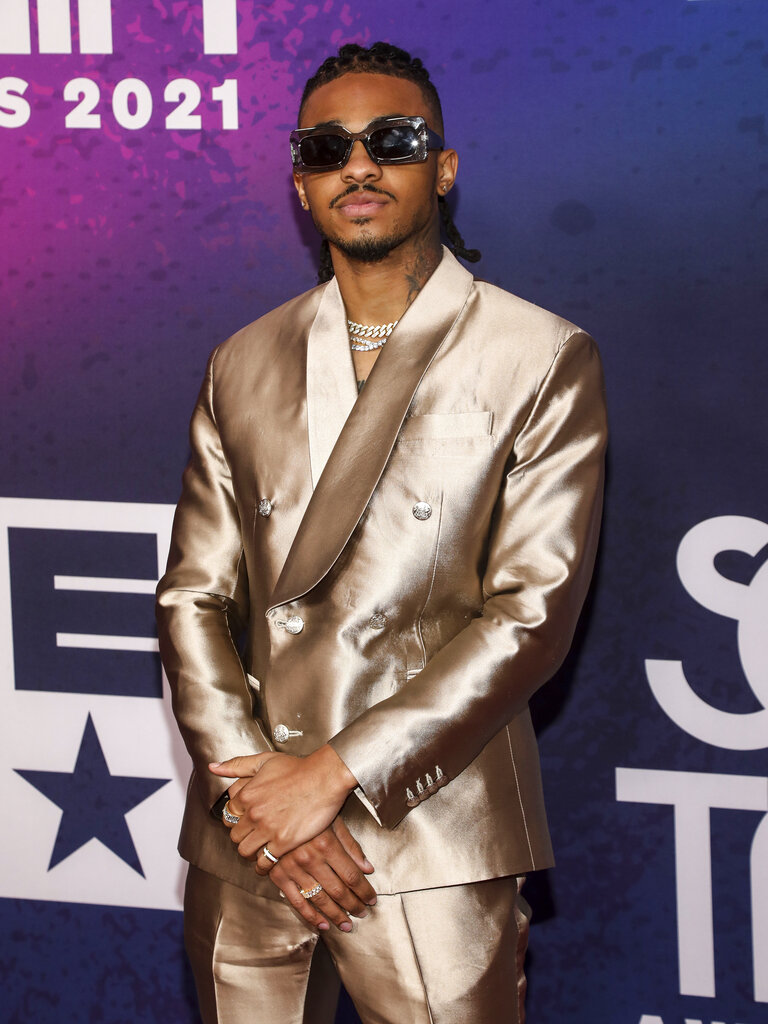 Recording artist 21 Savage attends 2021 Soul Train Awards red carpet at  Adam Clayton Powell State Plaza on Saturday, Nov. 20, 2021, in New York.  (Photo by Andy Kropa/Invision/AP Stock Photo - Alamy