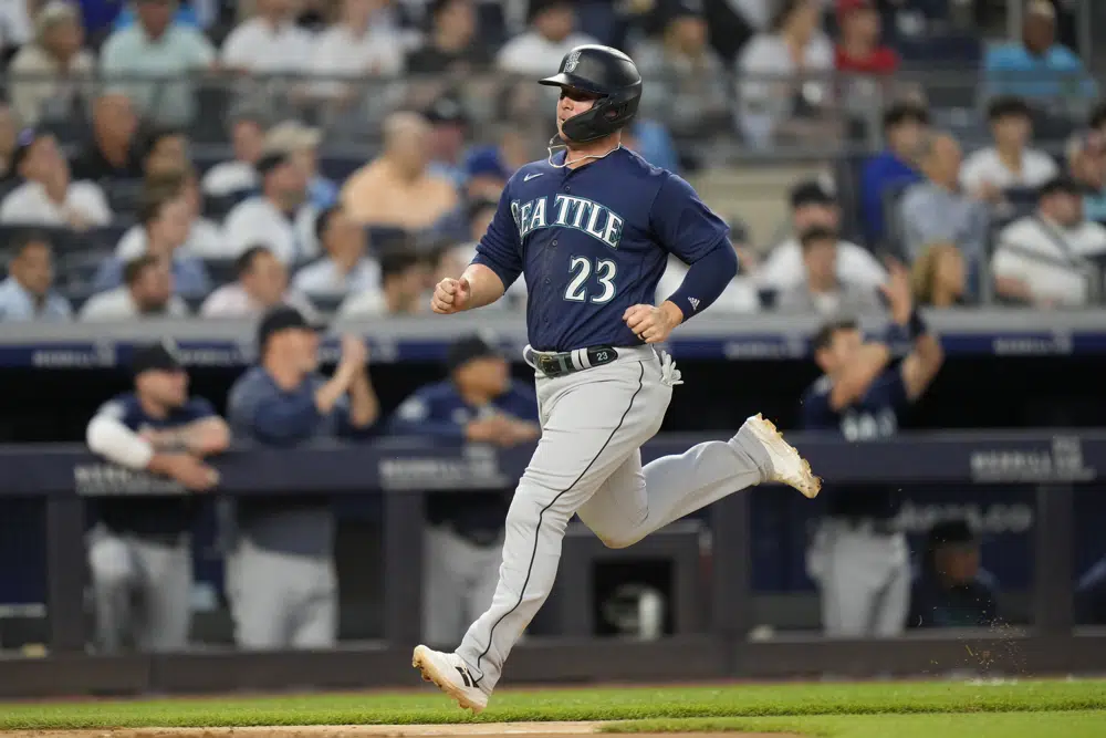 Seattle Mariners fans flustered as Jarred Kelenic breaks foot