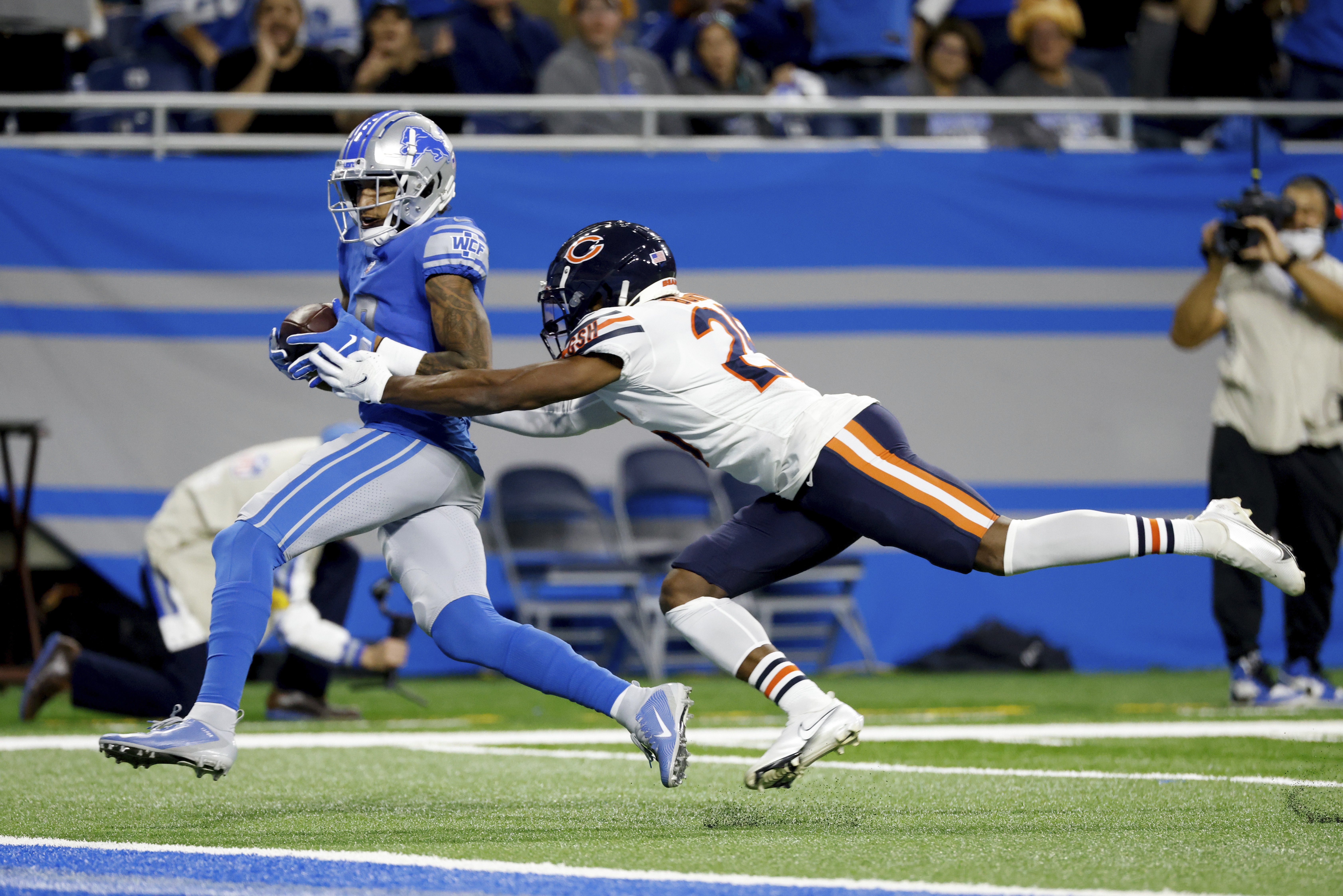 Photos: Chicago Bears beat Detroit Lions 16-14 in Thanksgiving