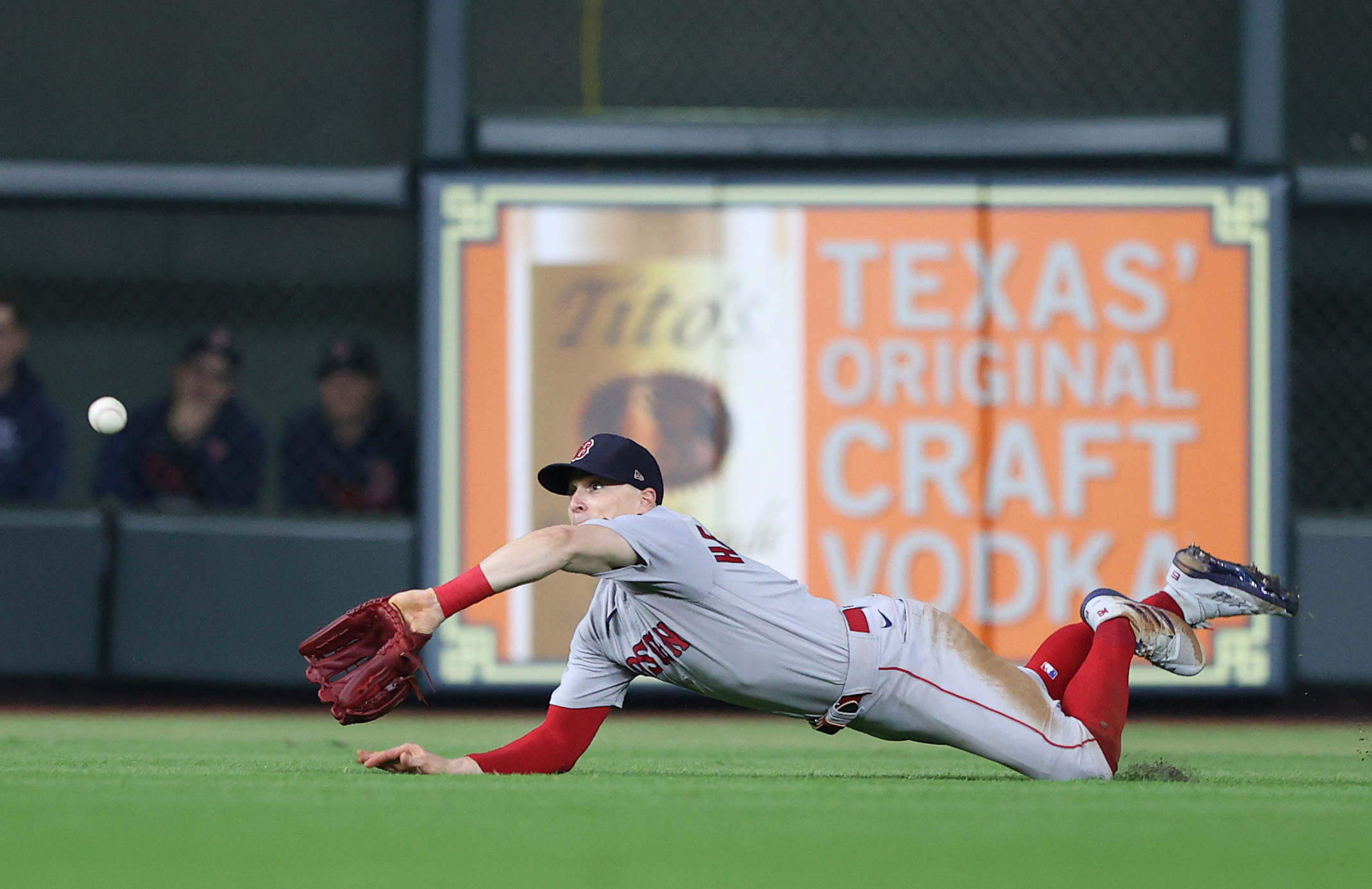 Boston Red Sox 3B Rafael Devers raises his arms over his head after News  Photo - Getty Images