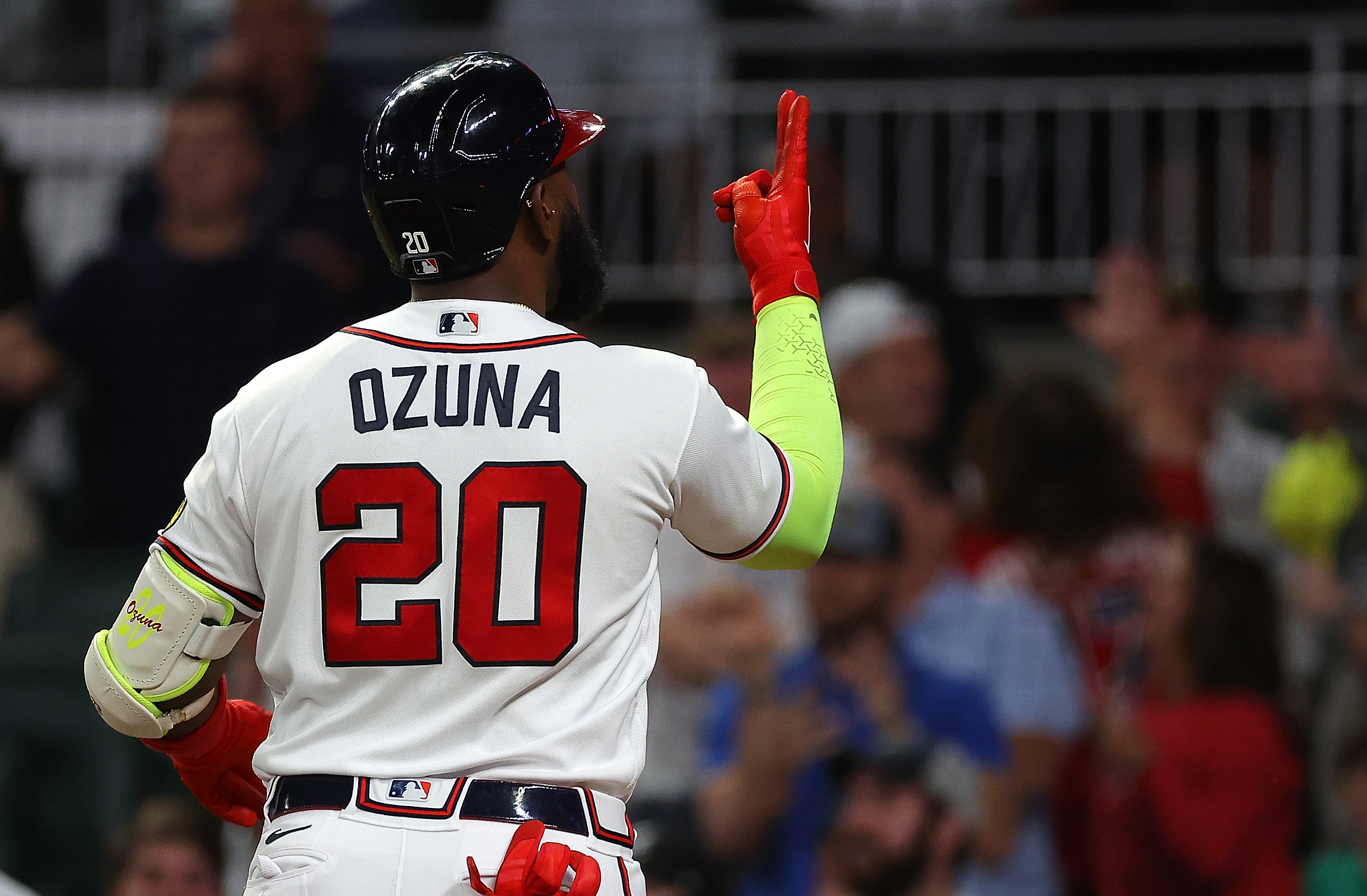 Ronald Acuña Jr. becomes 1st MLB player to join 40-70 club, then