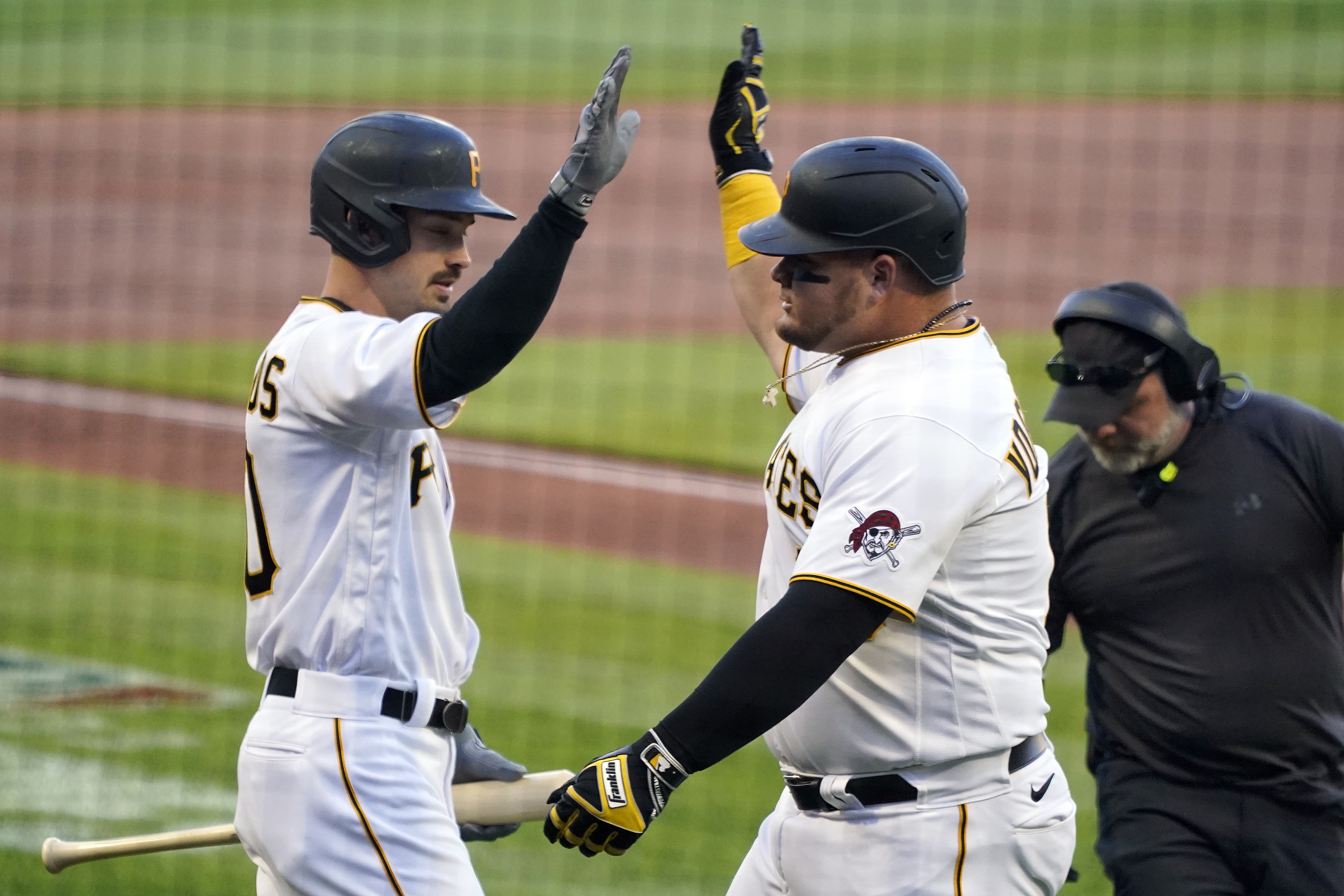 Vogelbach's go-ahead homer leads Pirates past Dodgers 5-3