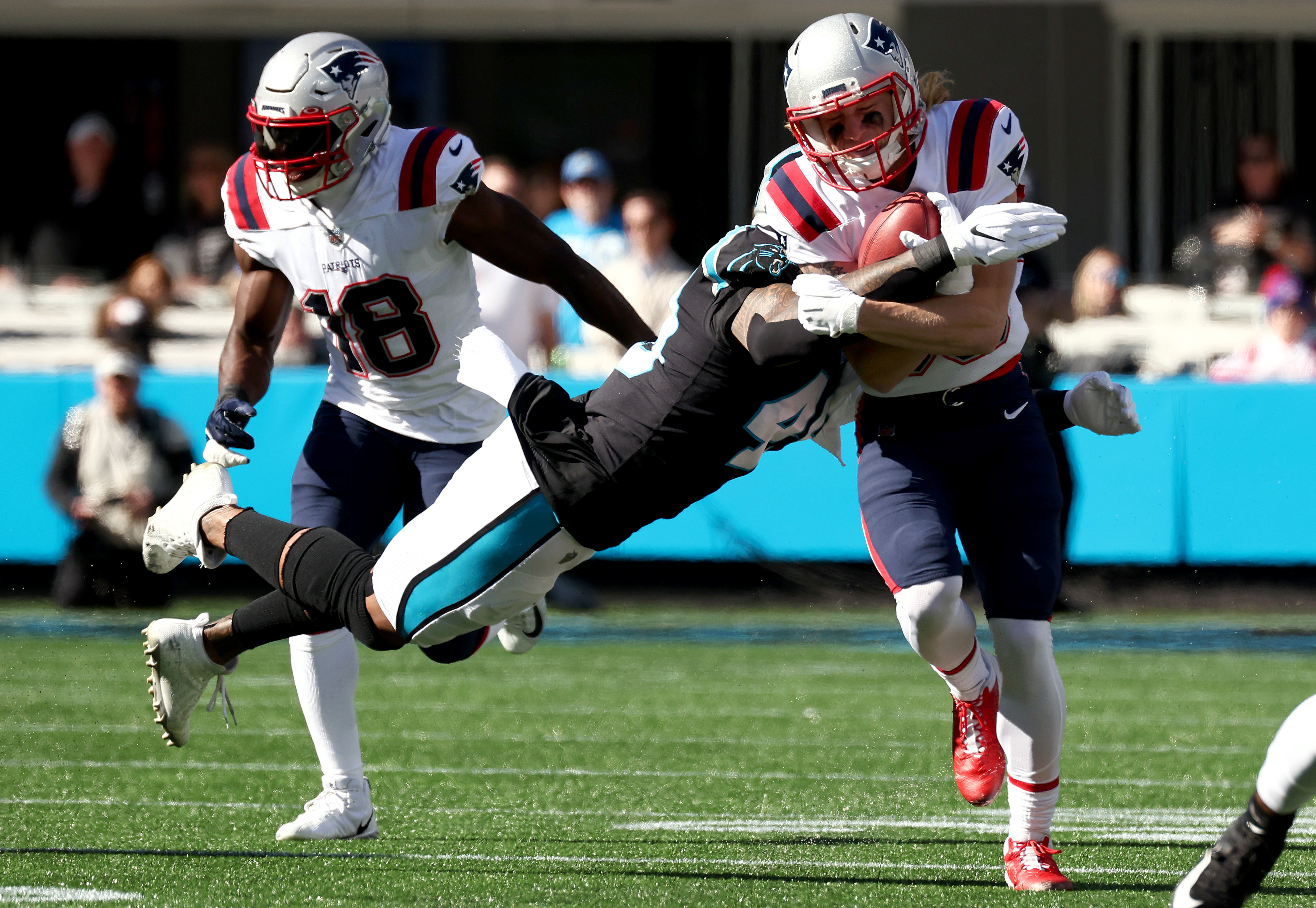 Pats shut down Darnold, Panthers, cruise to 24-6 victory