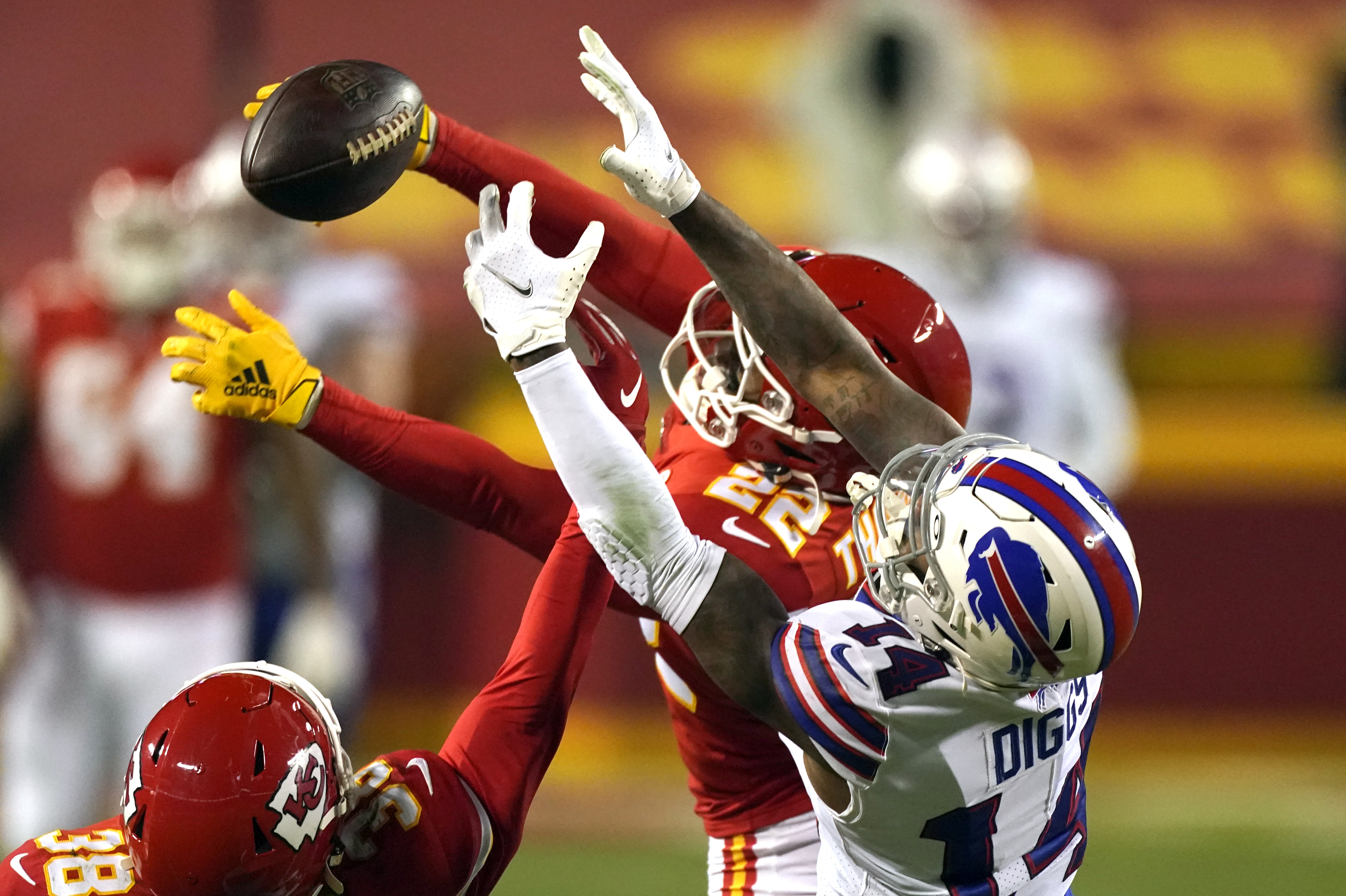 Chiefs advance to Super Bowl LV with 38-24 win over Bills