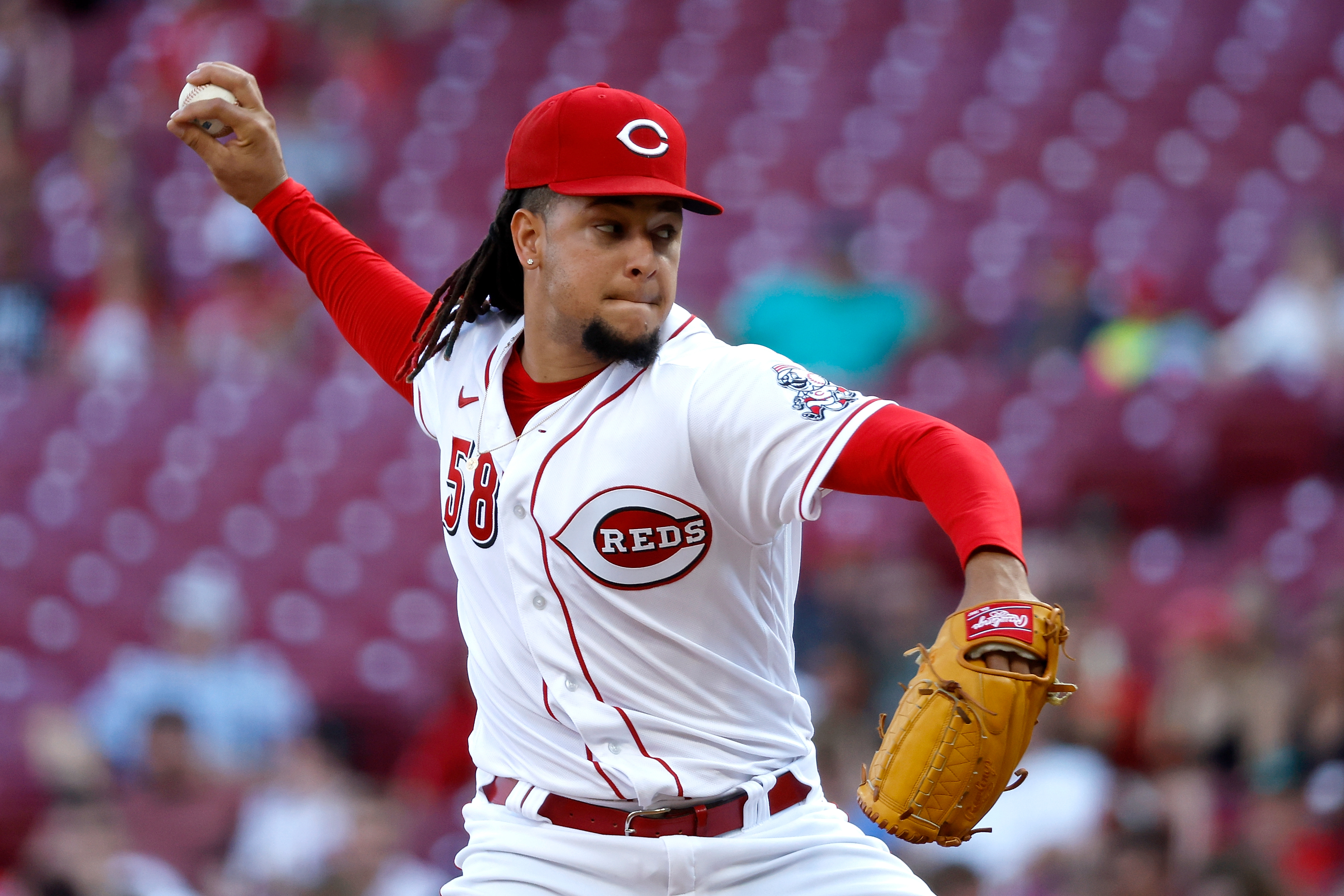 Mets acquire Naquin, Diehl from Reds for 2 prospects