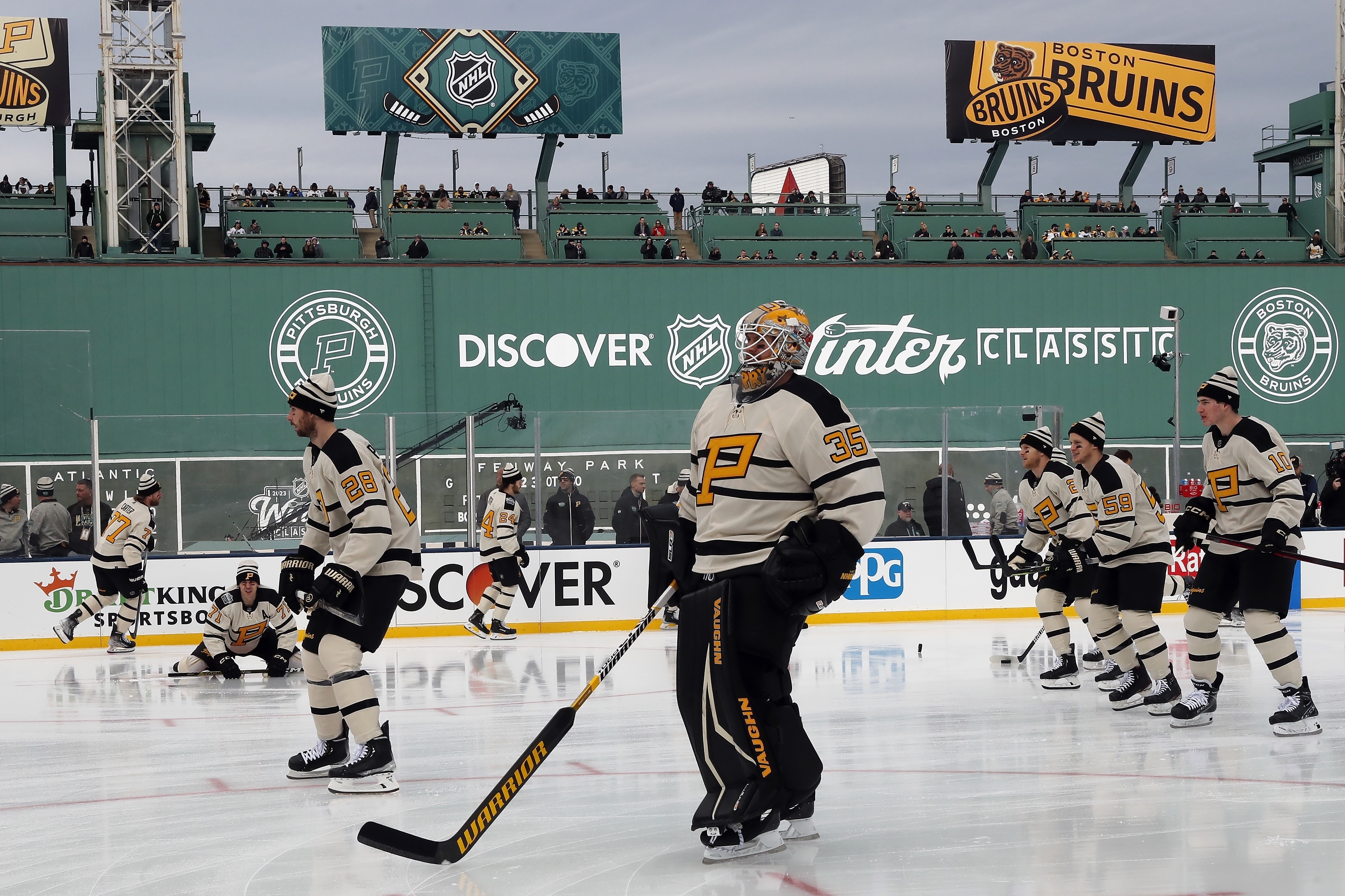 Fenway Park transforms for NHL's 14th annual Winter Classic