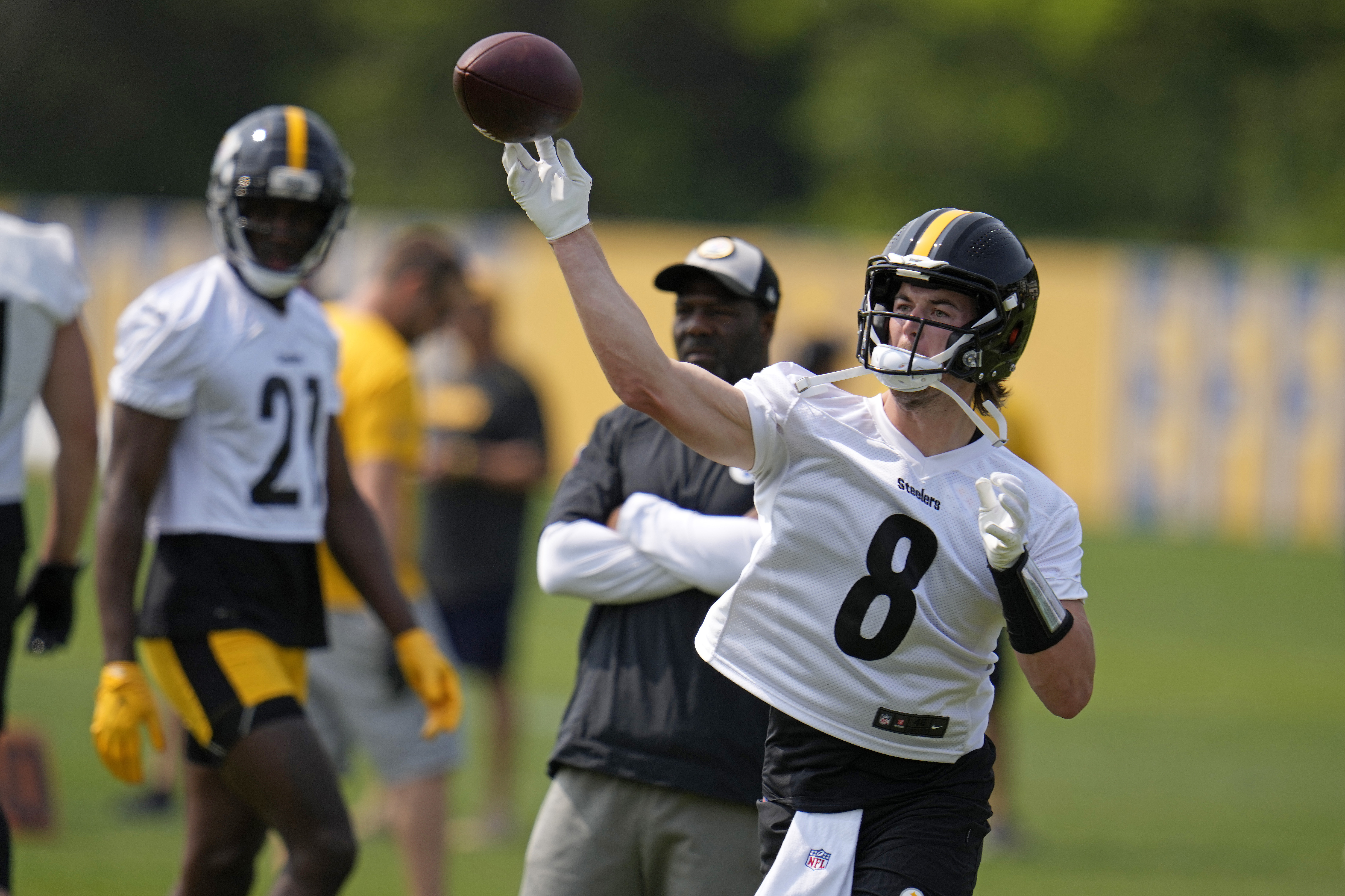 Steelers' Kenny Pickett shows growth on, off field as OTAs begin