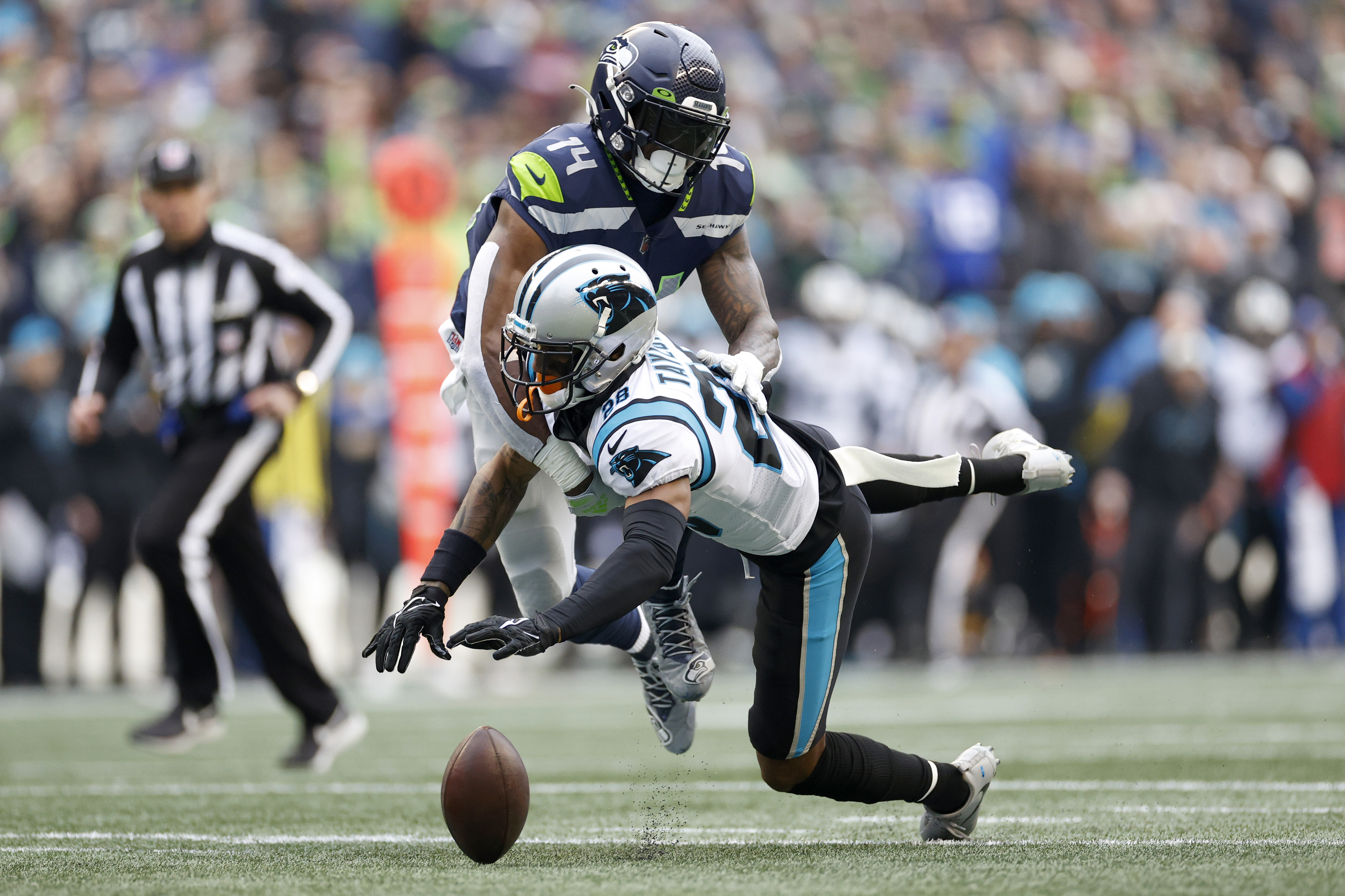 Panthers run over Seahawks - The Columbian