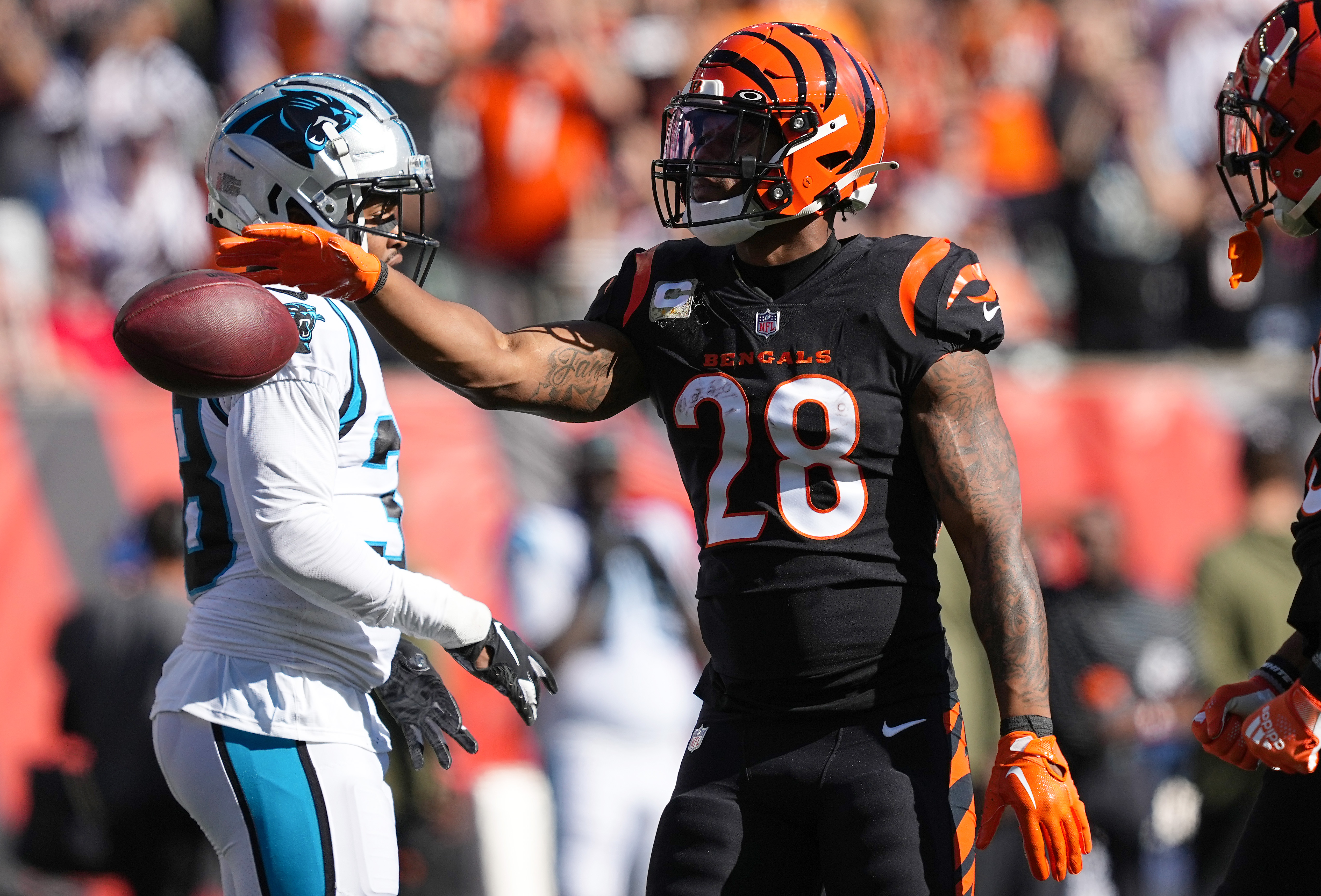 Mixon sets Bengals franchise record for TD in game with 5