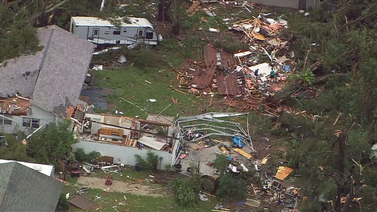 “Likely tornado” leaves a trail of destruction in DeLand, National ...